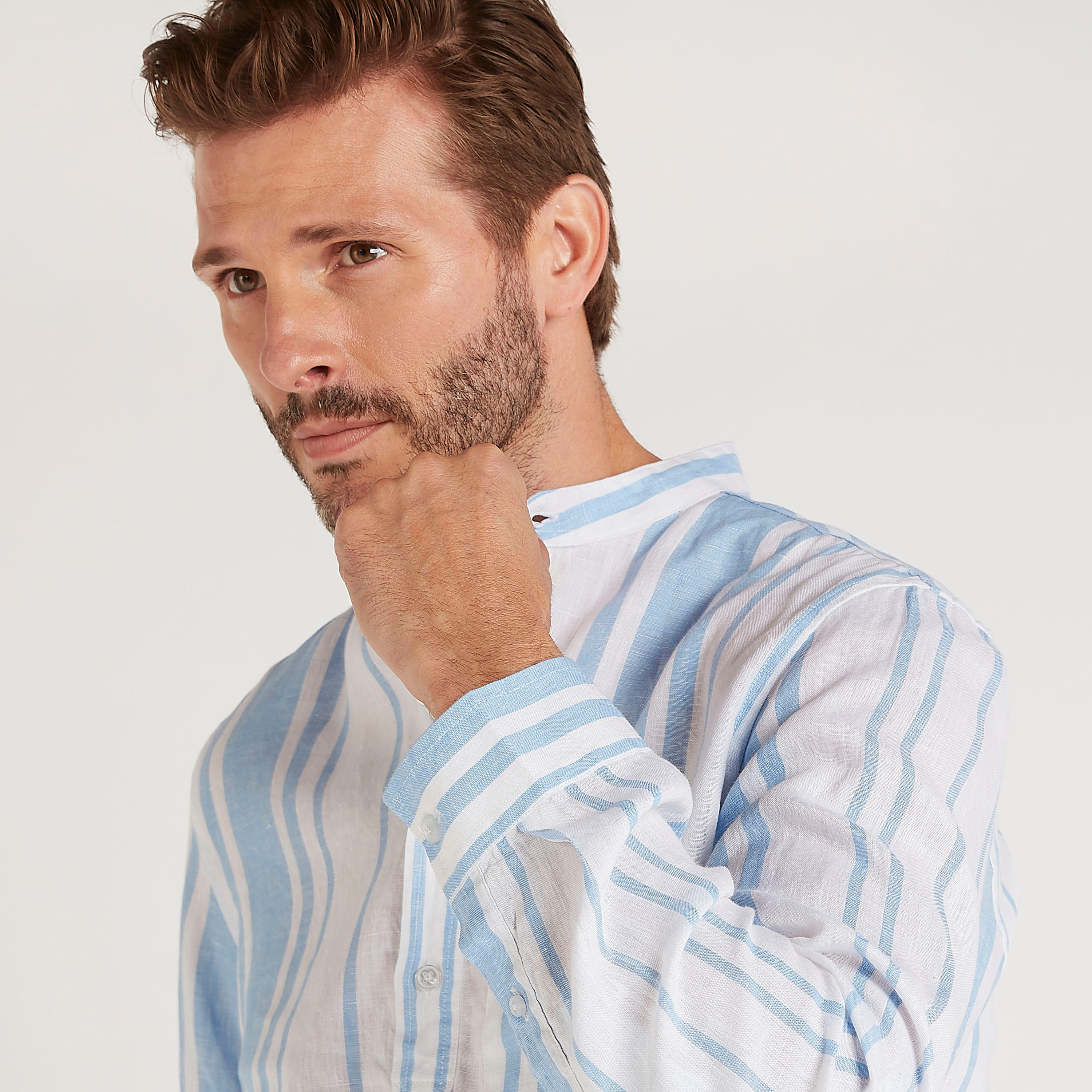 قميص مخطط بياقة ماندارين وأكمام طويلة-men-clothing-shirts-image-7