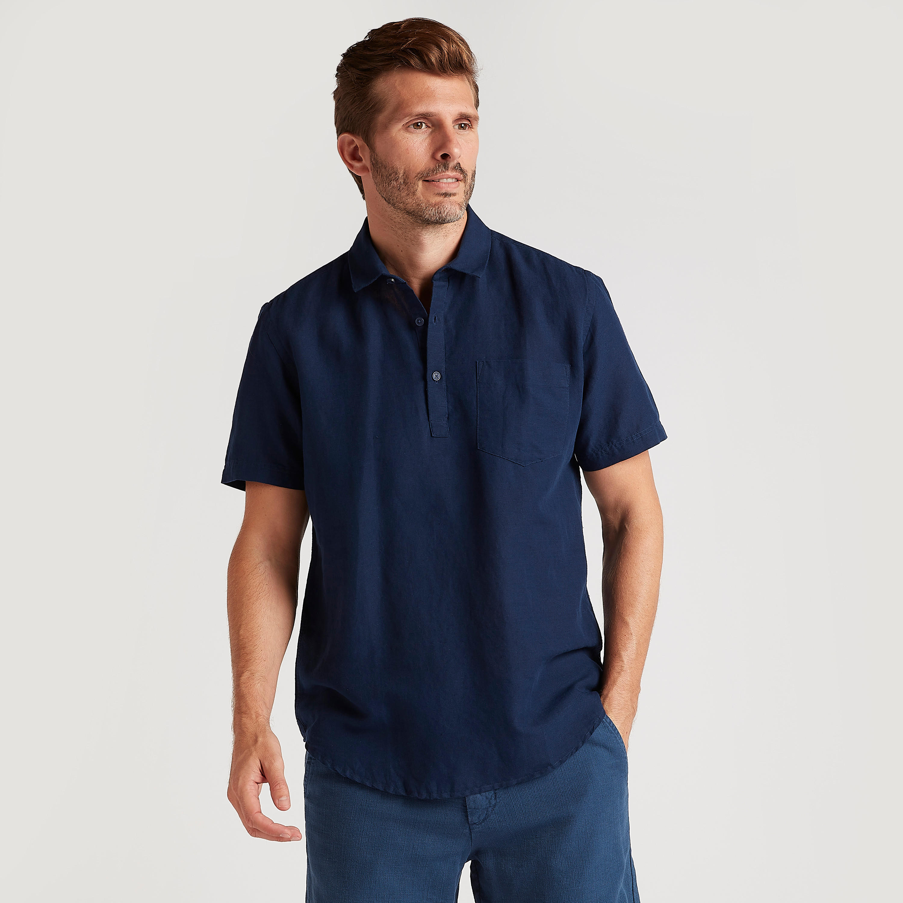قميص سليم فيت بارز الملمس بأكمام قصيرة وجيب خارجي-men-clothing-shirts-image-1