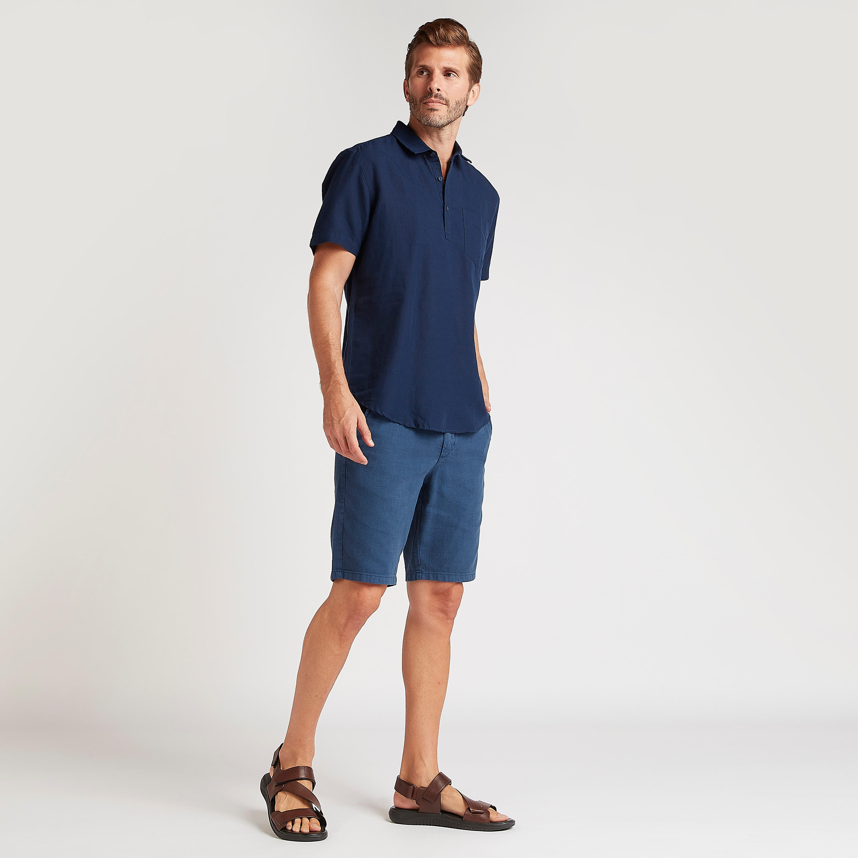 قميص سليم فيت بارز الملمس بأكمام قصيرة وجيب خارجي-men-clothing-shirts-image-2