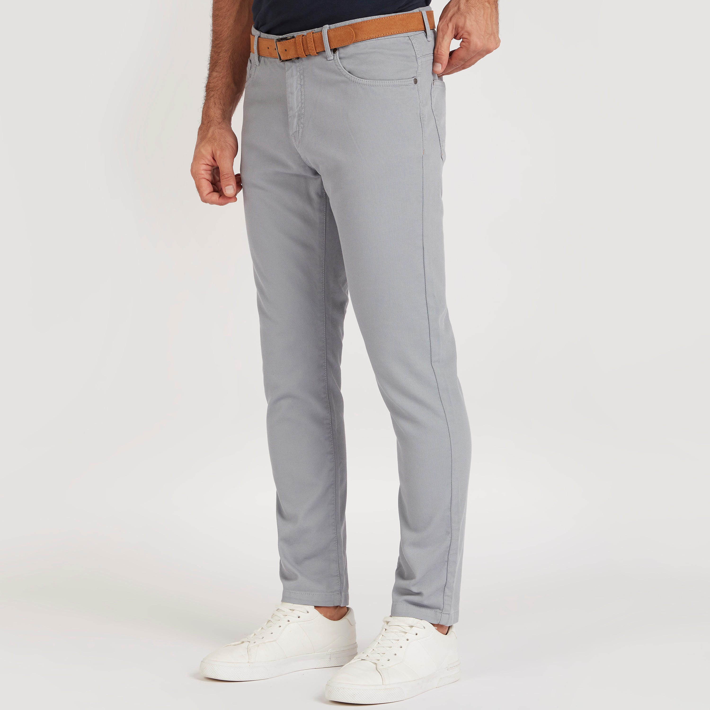 بنطلون شينو بارز الملمس بحزام وجيوب-men-clothing-bottoms-trousersandchinos-trousers-image-4