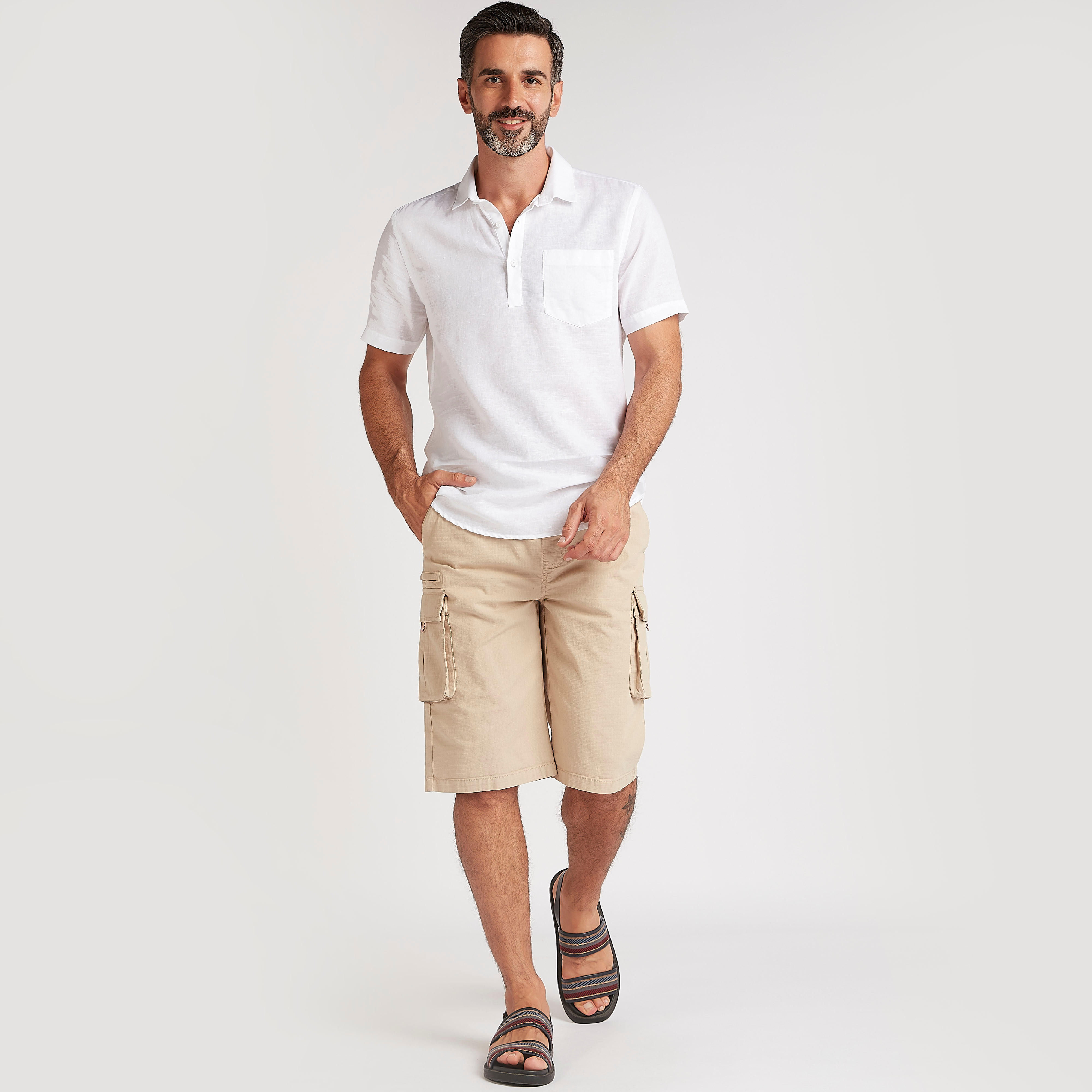 شورت سادة بخصر مطاطي برباط وجيوب-men-clothing-bottoms-shorts-image-3