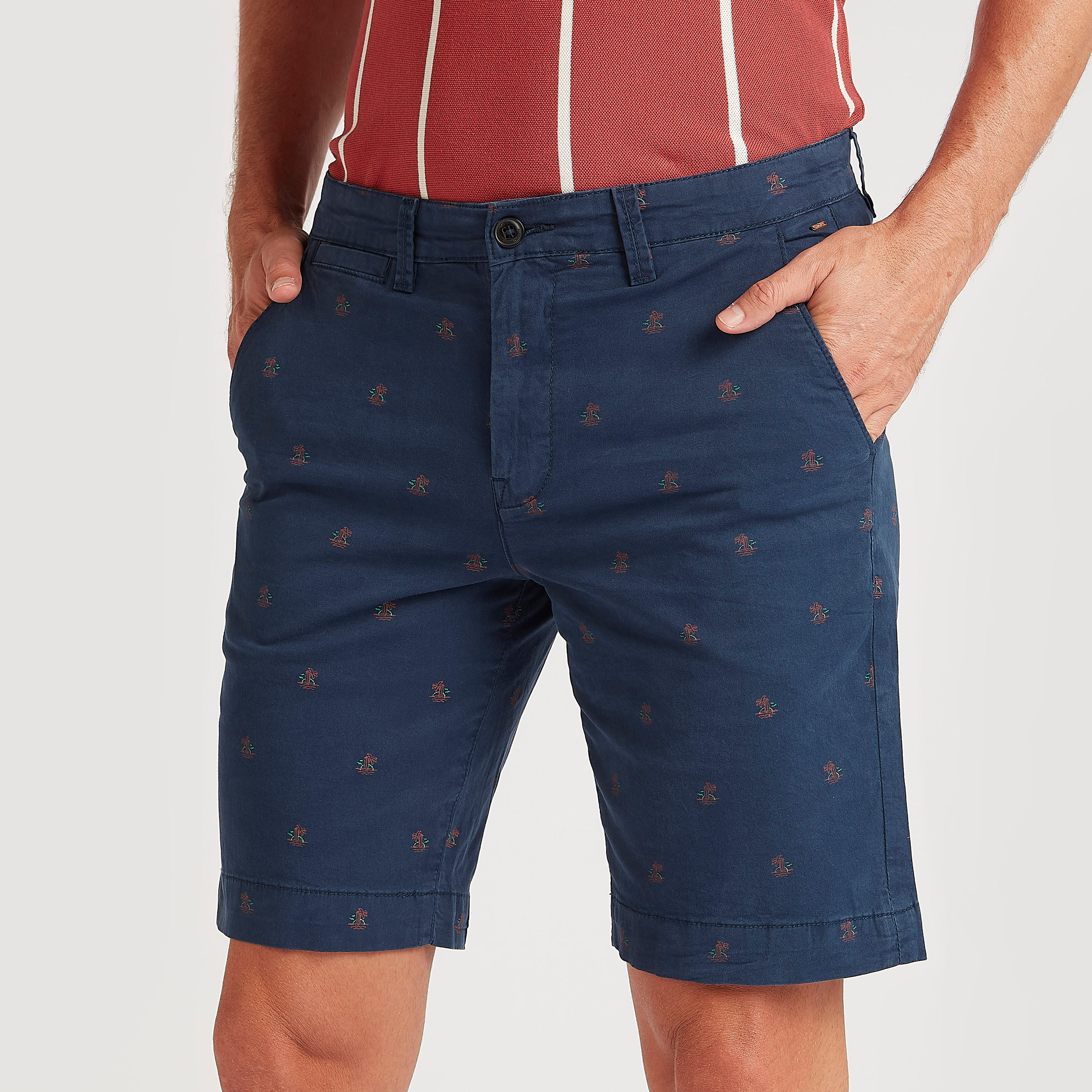 شورت سادة بقصة سليم بخصر متوسّط الارتفاع وزر إغلاق وطبعات-men-clothing-bottoms-shorts-image-1