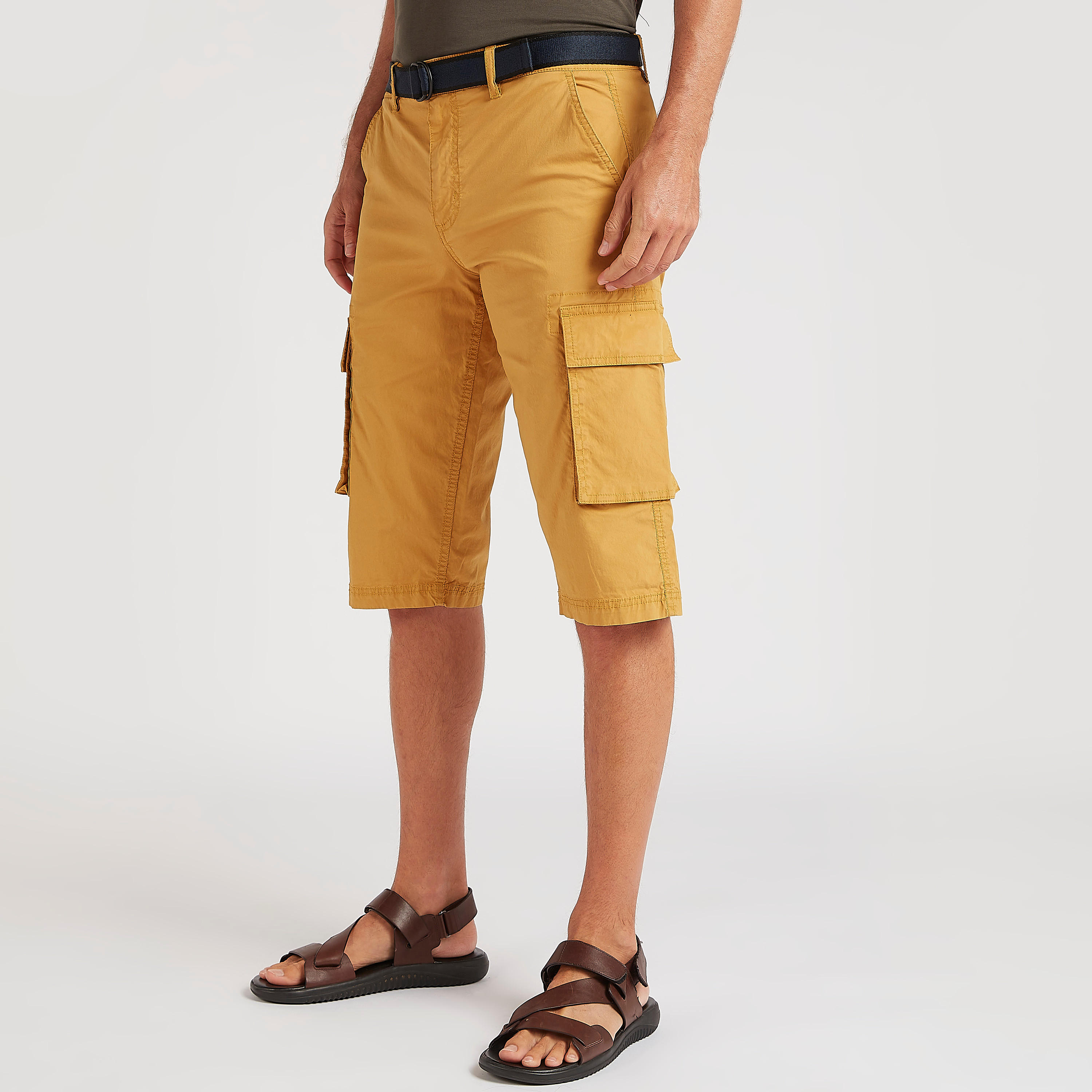 شورت كارجو سادة بزر إغلاق وخصر متوسّط الارتفاع-men-clothing-bottoms-shorts-image-4