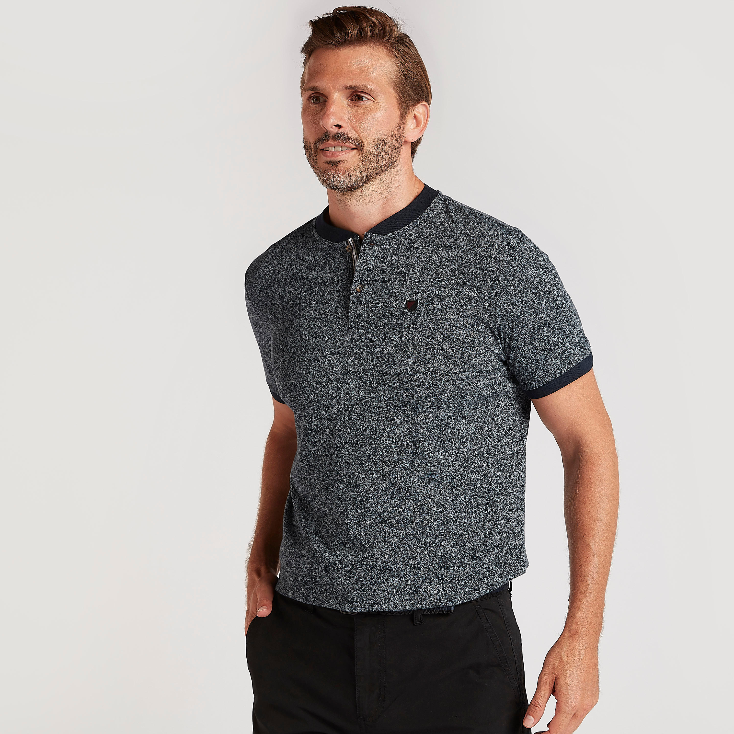 تيشيرت بارز الملمس بياقة ماندارين وأكمام قصيرة-men-clothing-tshirtsandpolos-tshirts-image-5