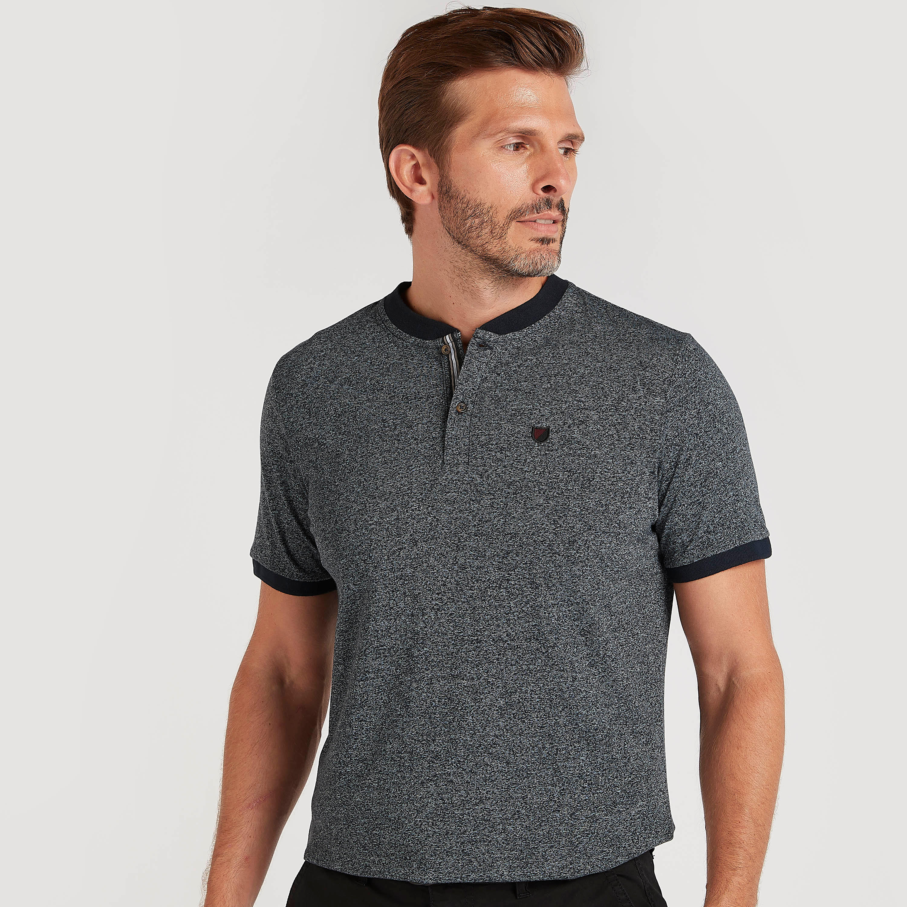 تيشيرت بارز الملمس بياقة ماندارين وأكمام قصيرة-men-clothing-tshirtsandpolos-tshirts-image-3