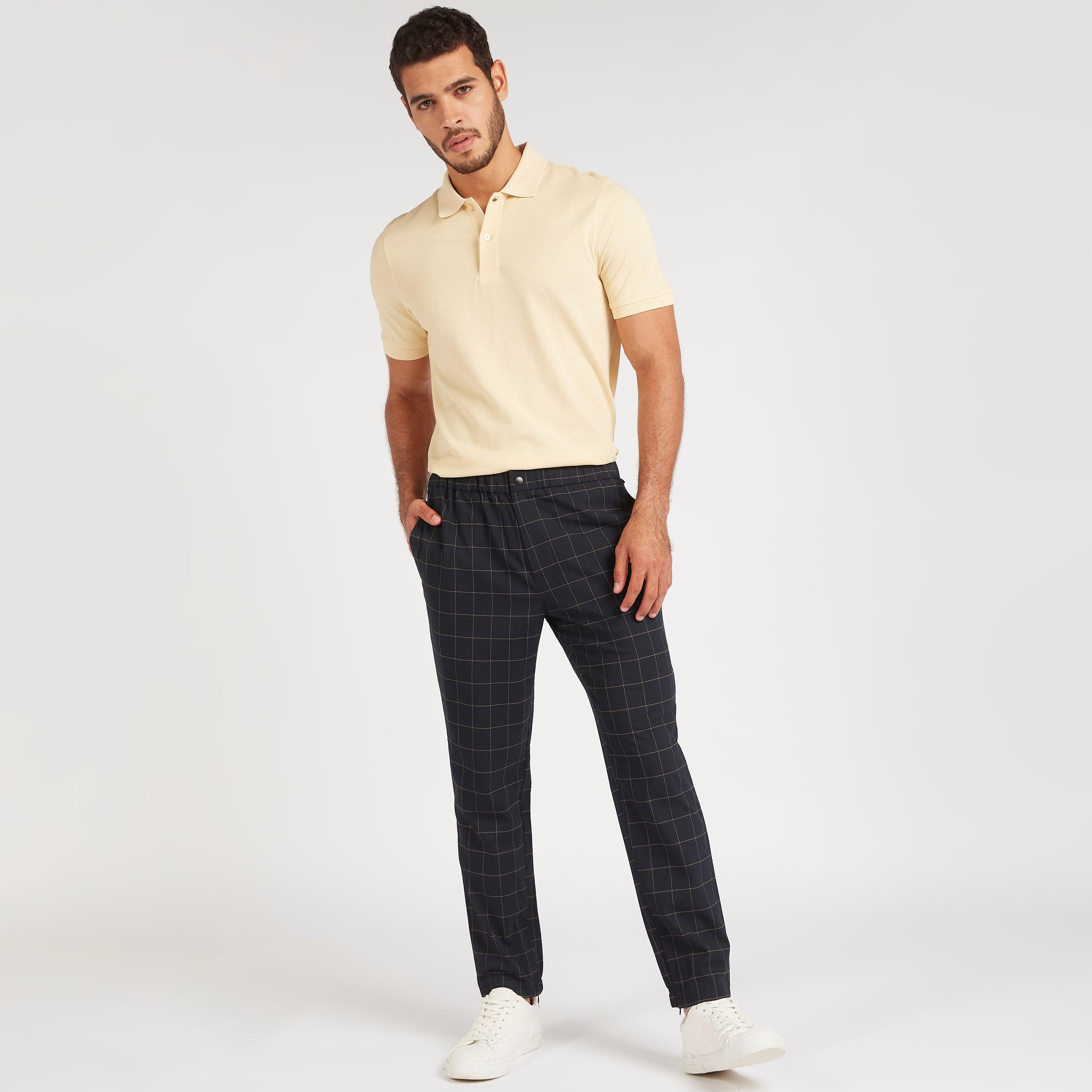 بنطلون شينو كاروهات بقصّة سليم وجيوب وخصر متوسّط الارتفاع-men-clothing-bottoms-trousersandchinos-trousers-image-2