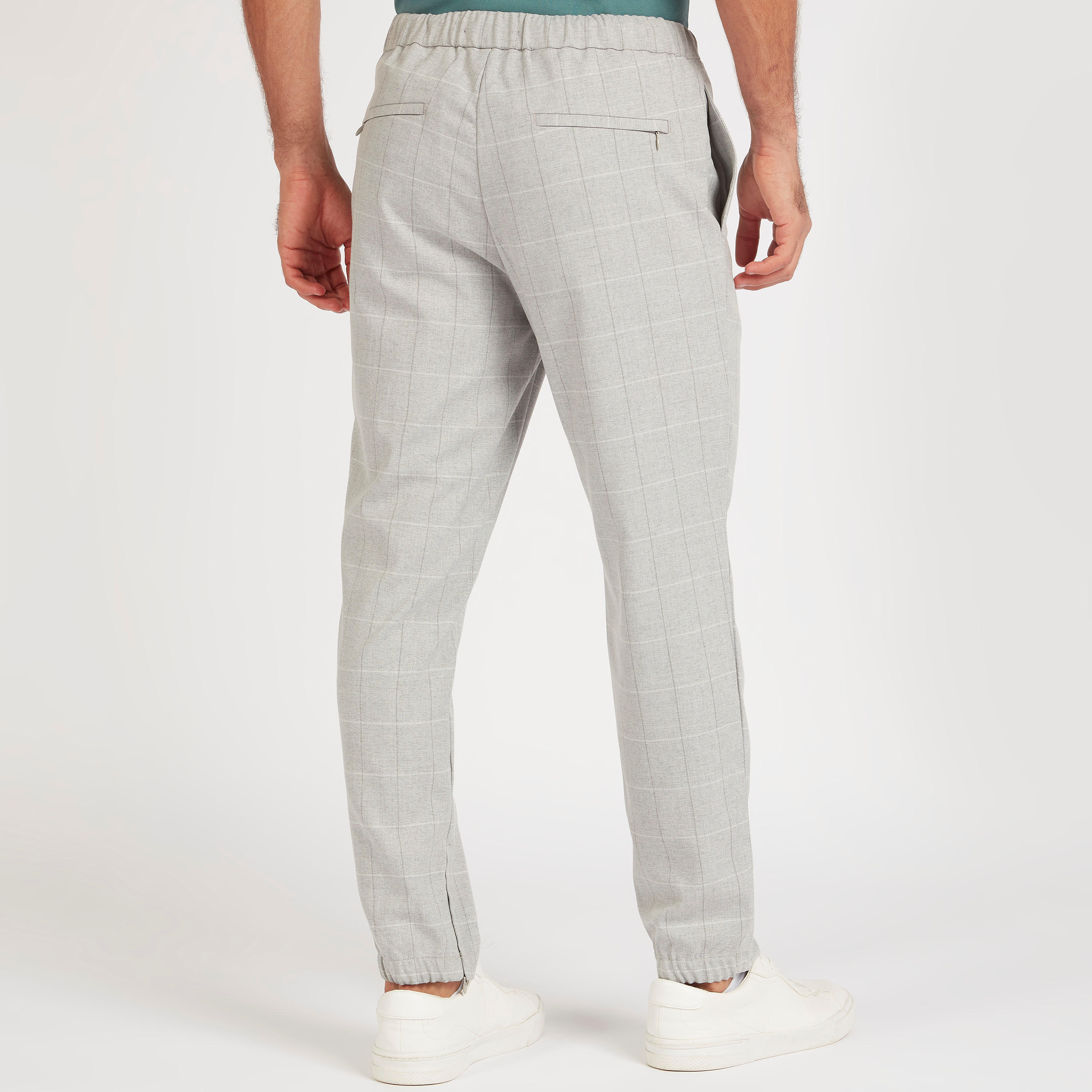 بنطلون شينو كاروهات بقصة سليم وخصر مطّاطي متوسّط الارتفاع وجيوب-men-clothing-bottoms-trousersandchinos-trousers-image-4