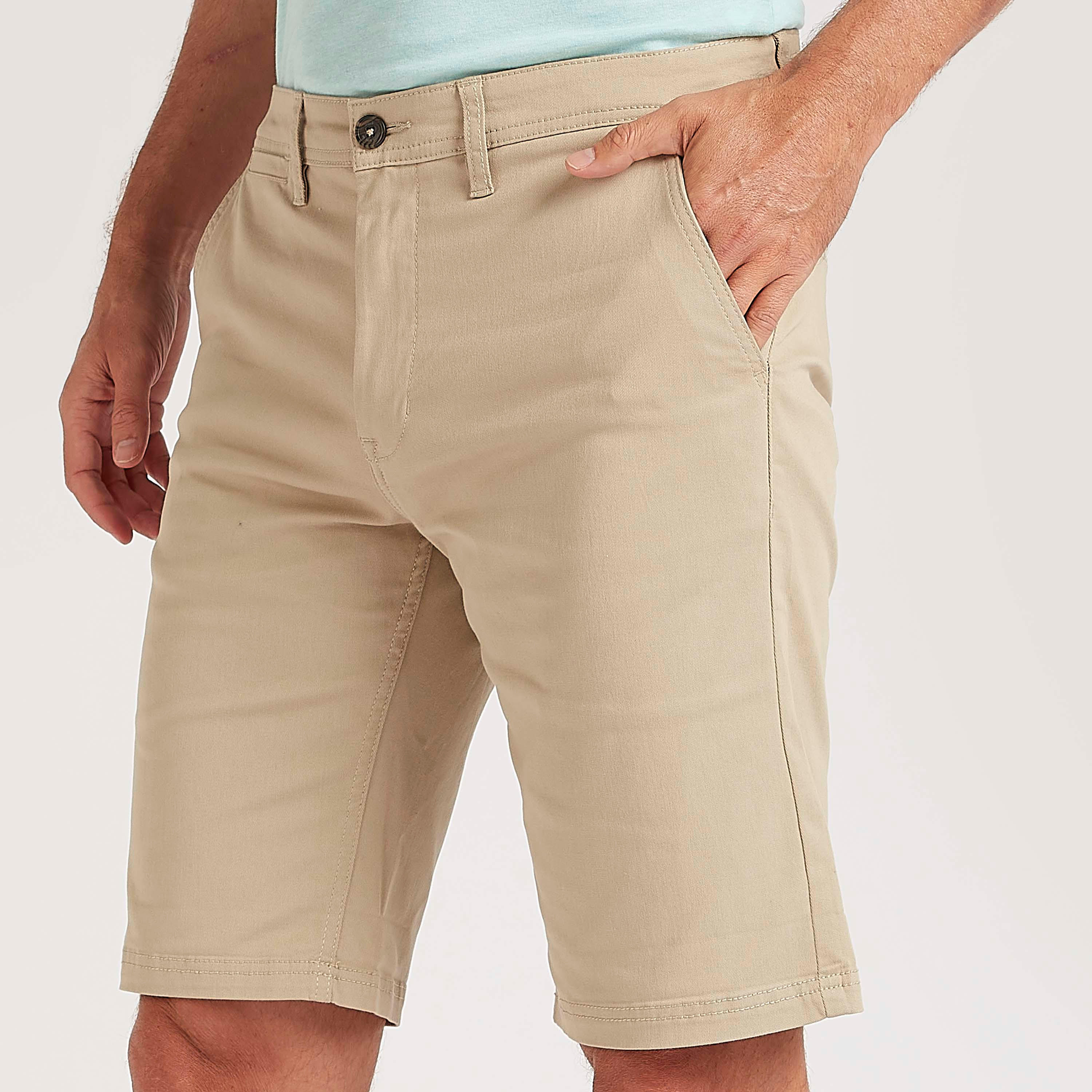 شورت سادة بجيوب-men-clothing-bottoms-shorts-image-2