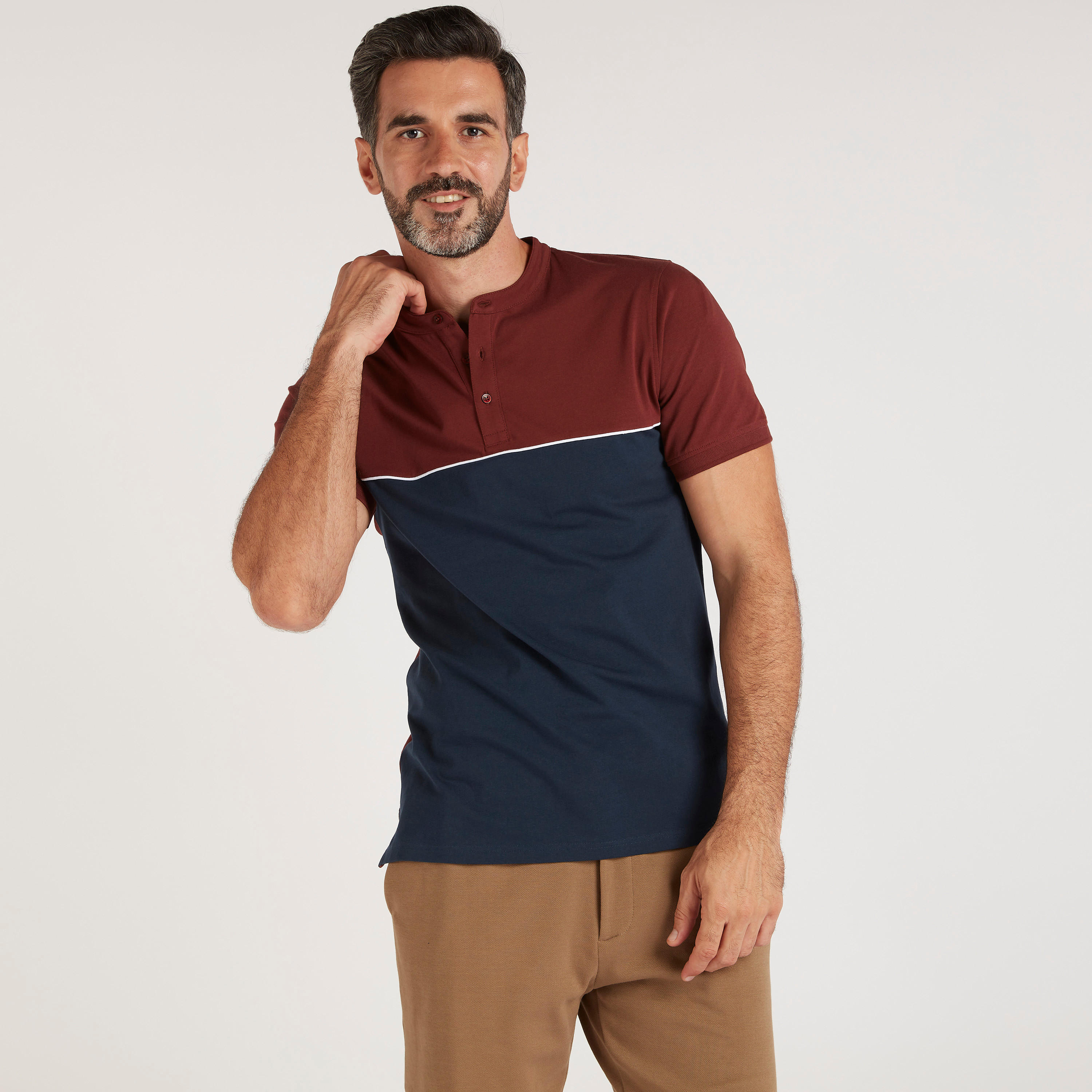تيشيرت بتصاميم مغايرة وياقة ماندارين وأكمام قصيرة-men-clothing-tshirtsandpolos-tshirts-image-5