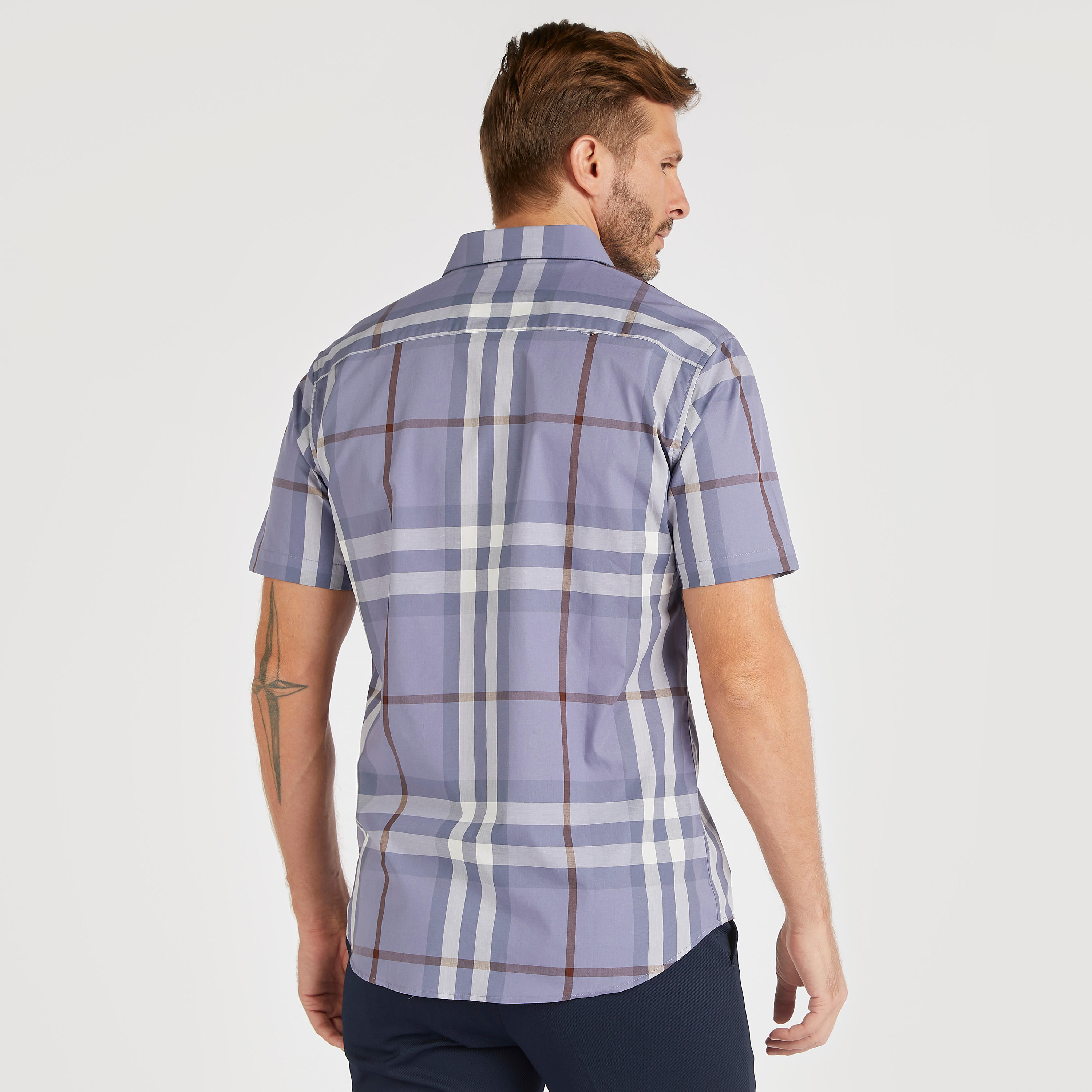 قميص كاروهات بأكمام قصيرة وياقة عادية-men-clothing-shirts-image-1