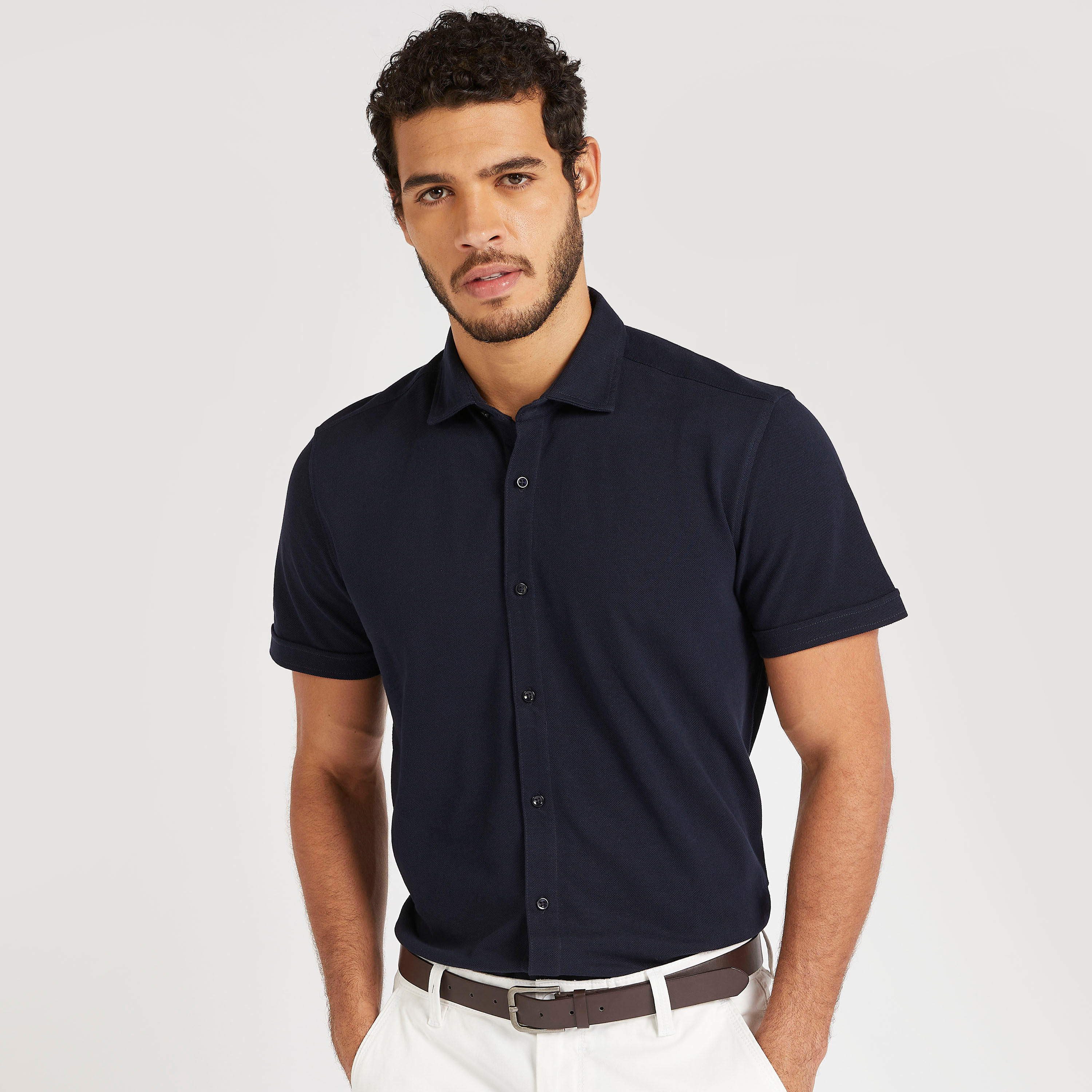 قميص بارز الملمس بقصة سليم وياقة عاديّة وأكمام قصيرة-men-clothing-shirts-image-1
