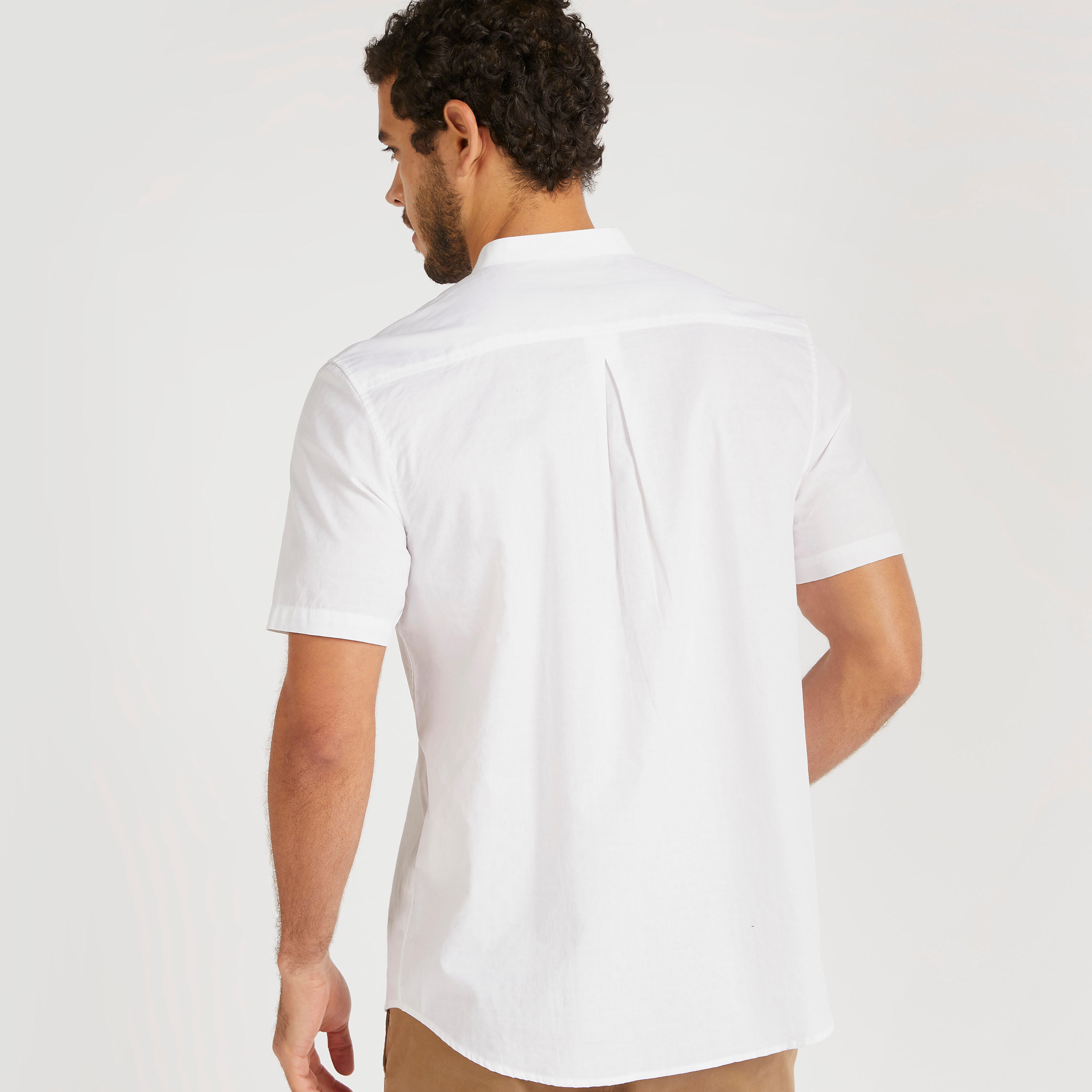 قميص بارز الملمس بياقة ماندارين وأكمام قصيرة-men-clothing-shirts-image-4