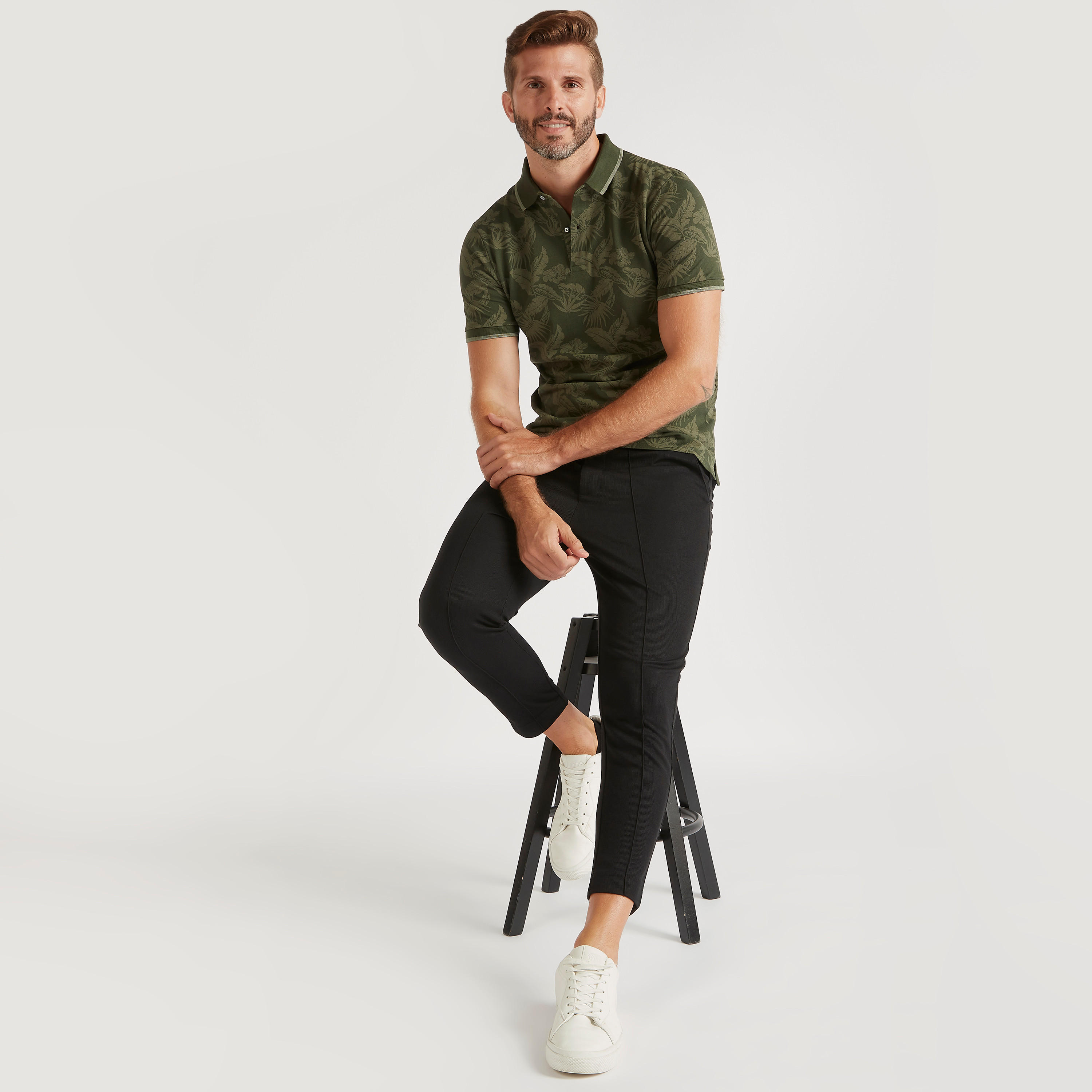 تيشيرت بولو بأكمام قصيرة وطبعات زهرية-men-clothing-tshirtsandpolos-polos-image-2