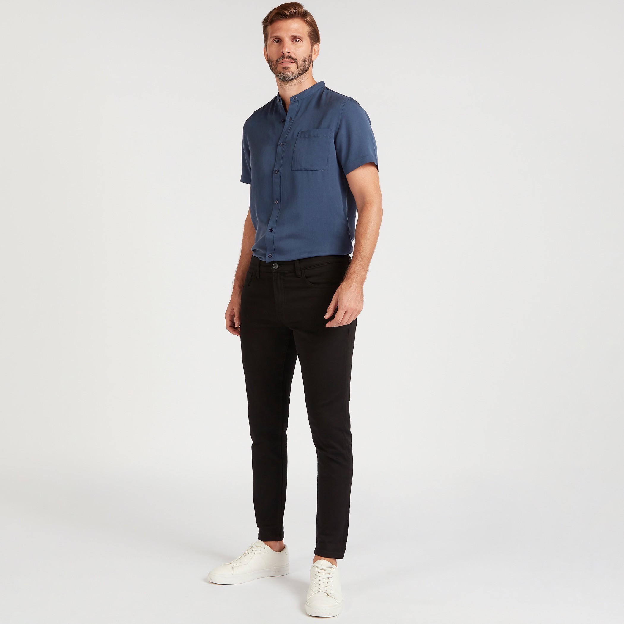 بنطلون سادة بزر إغلاق وجيوب-men-clothing-bottoms-trousersandchinos-trousers-image-3