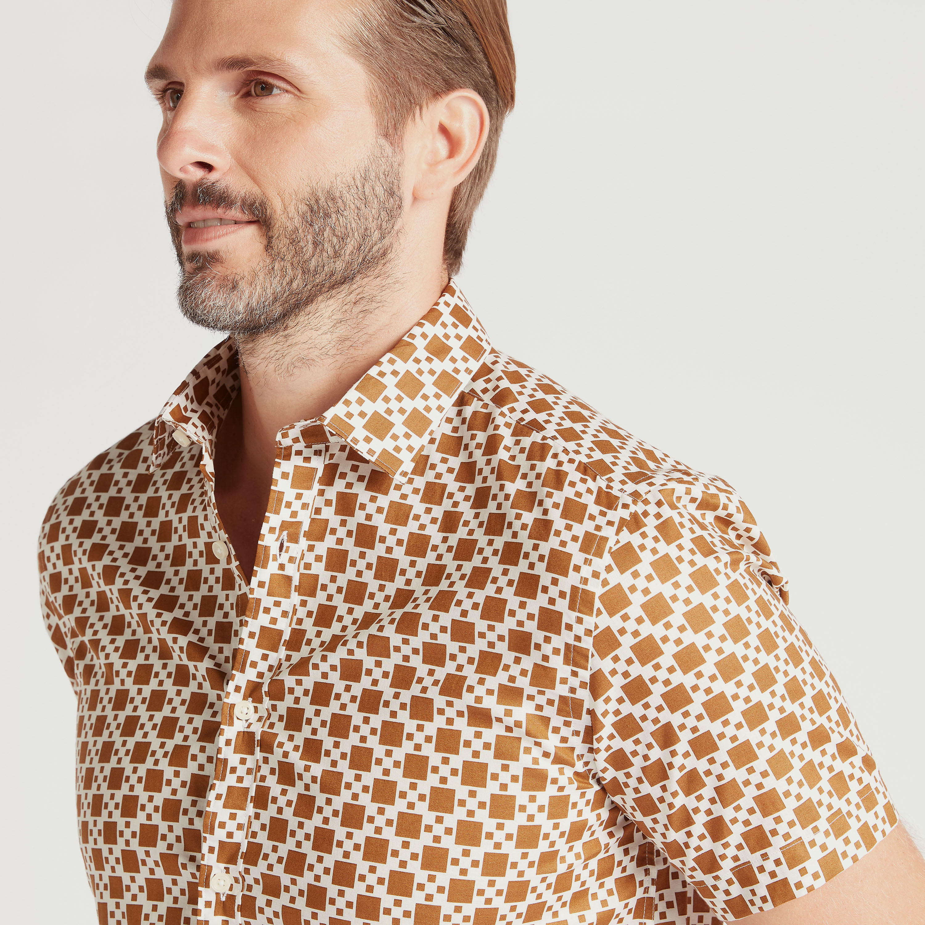 قميص بقصة سليم بزر علوي وطبعات وأكمام قصيرة-men-clothing-shirts-image-5