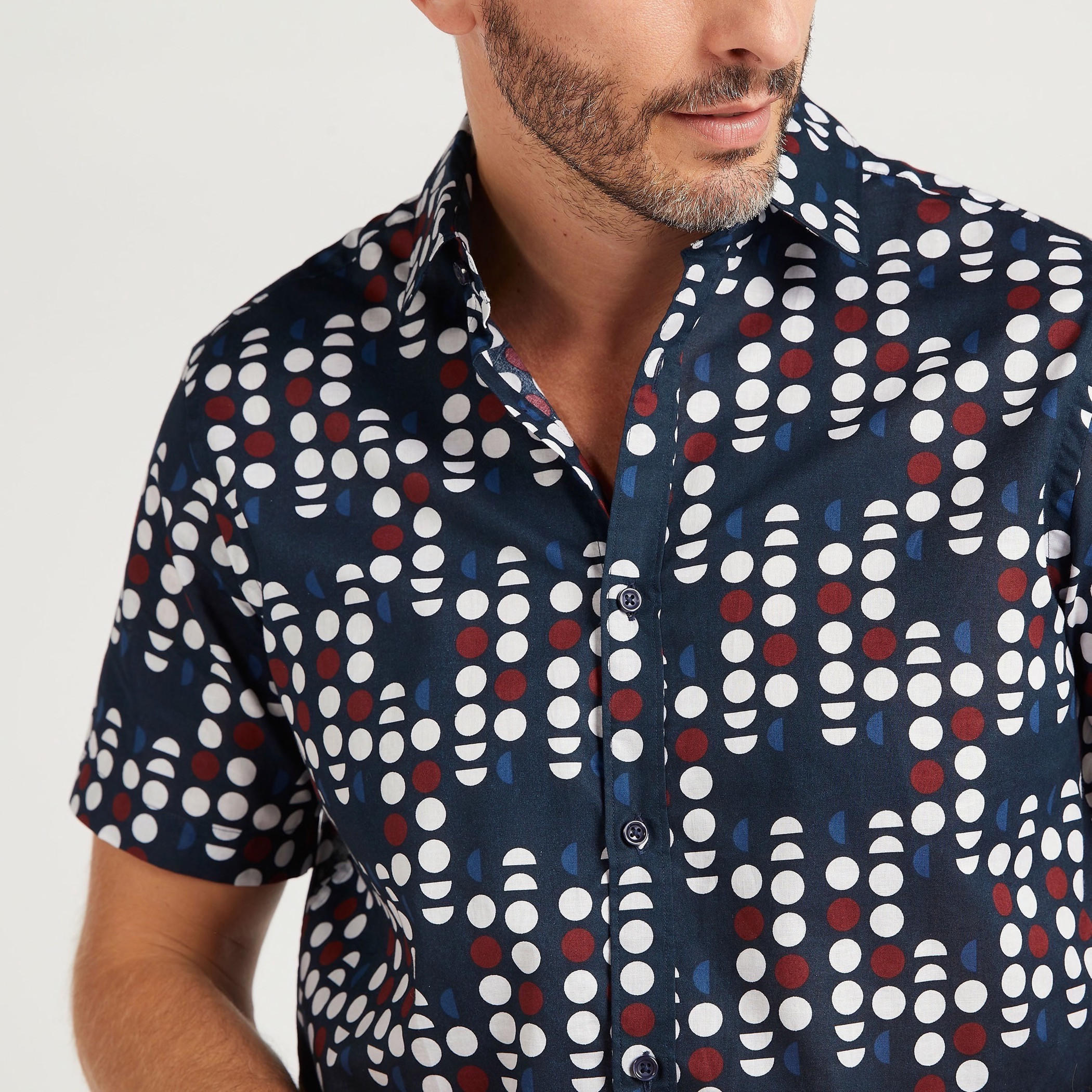 قميص سليم فيت بطبعات وأكمام قصيرة-men-clothing-shirts-image-3