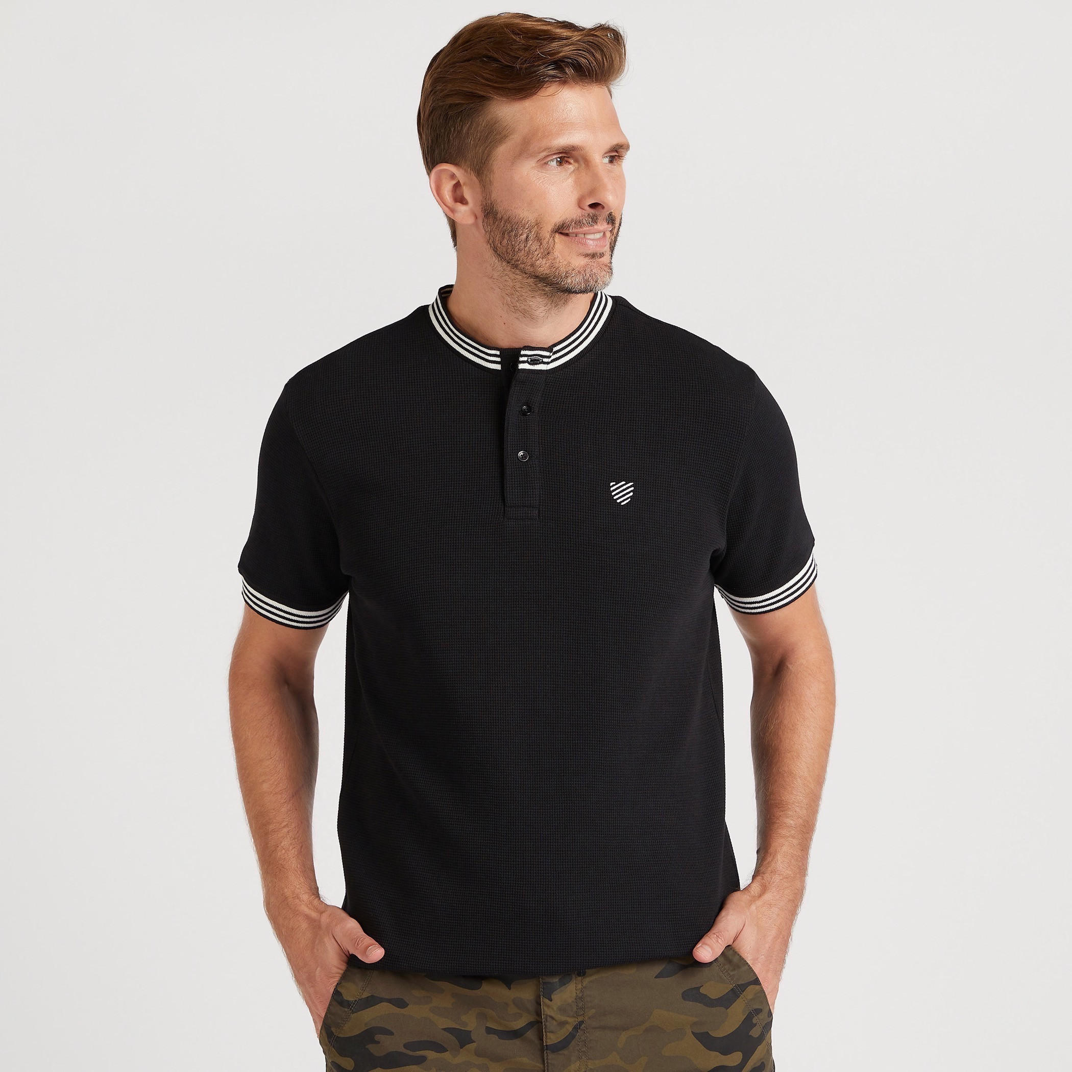 تيشيرت بارز الملمس بتطريز على الصدر-men-clothing-tshirtsandpolos-tshirts-image-1