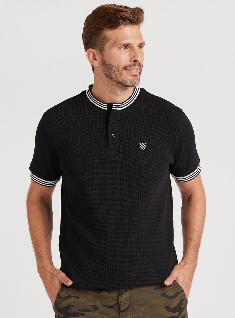 تيشيرت بارز الملمس بتطريز على الصدر-men-clothing-tshirtsandpolos-tshirts-image-1