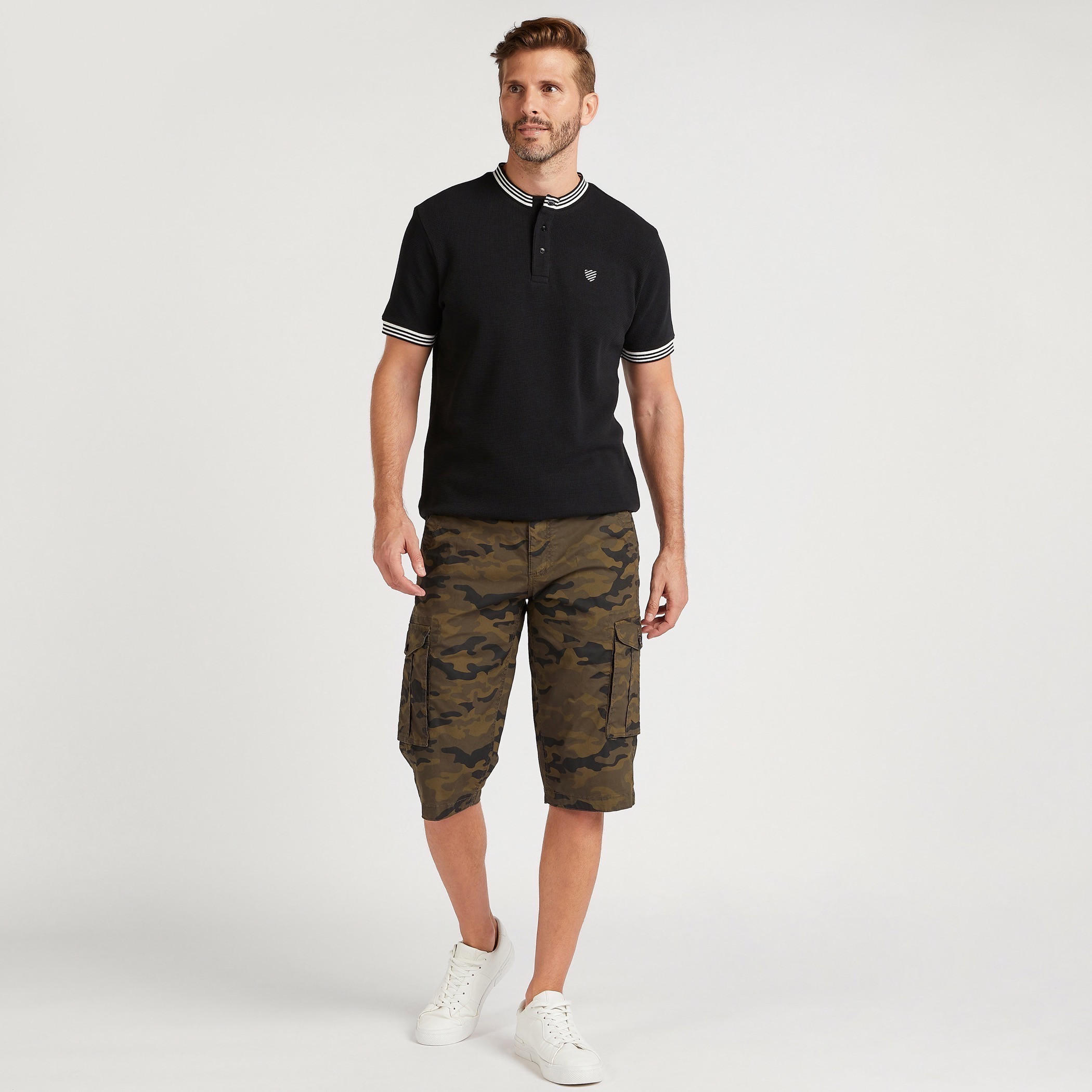 تيشيرت بارز الملمس بتطريز على الصدر-men-clothing-tshirtsandpolos-tshirts-image-2