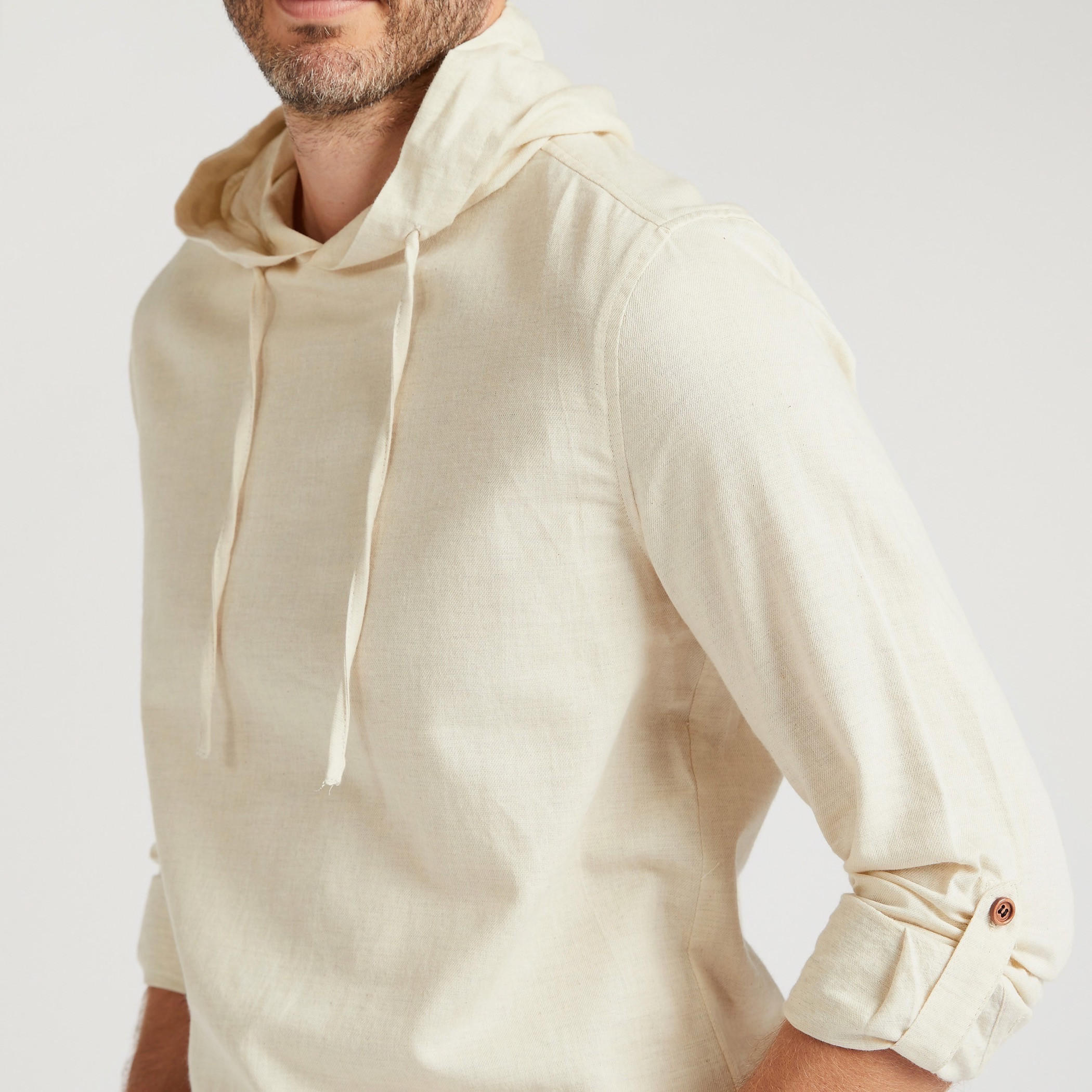 قميص سادة بقبّعة وأكمام طويلة-men-clothing-shirts-image-3