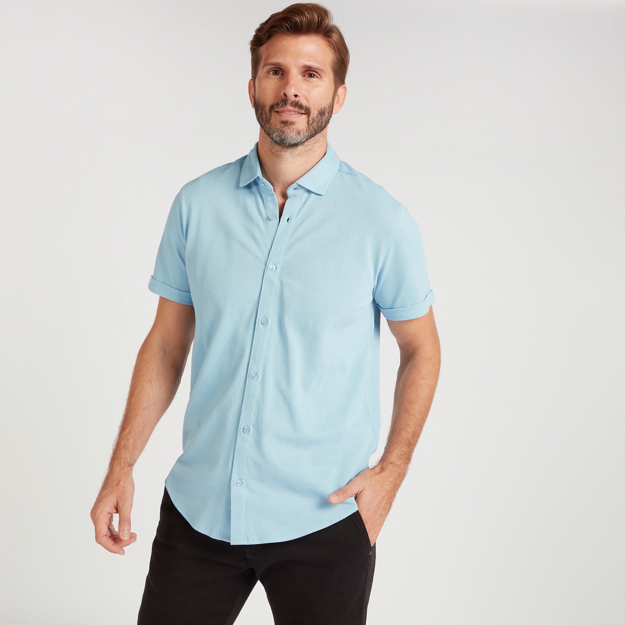 قميص سادة بأكمام قصيرة وأزرار إغلاق-men-clothing-shirts-image-5
