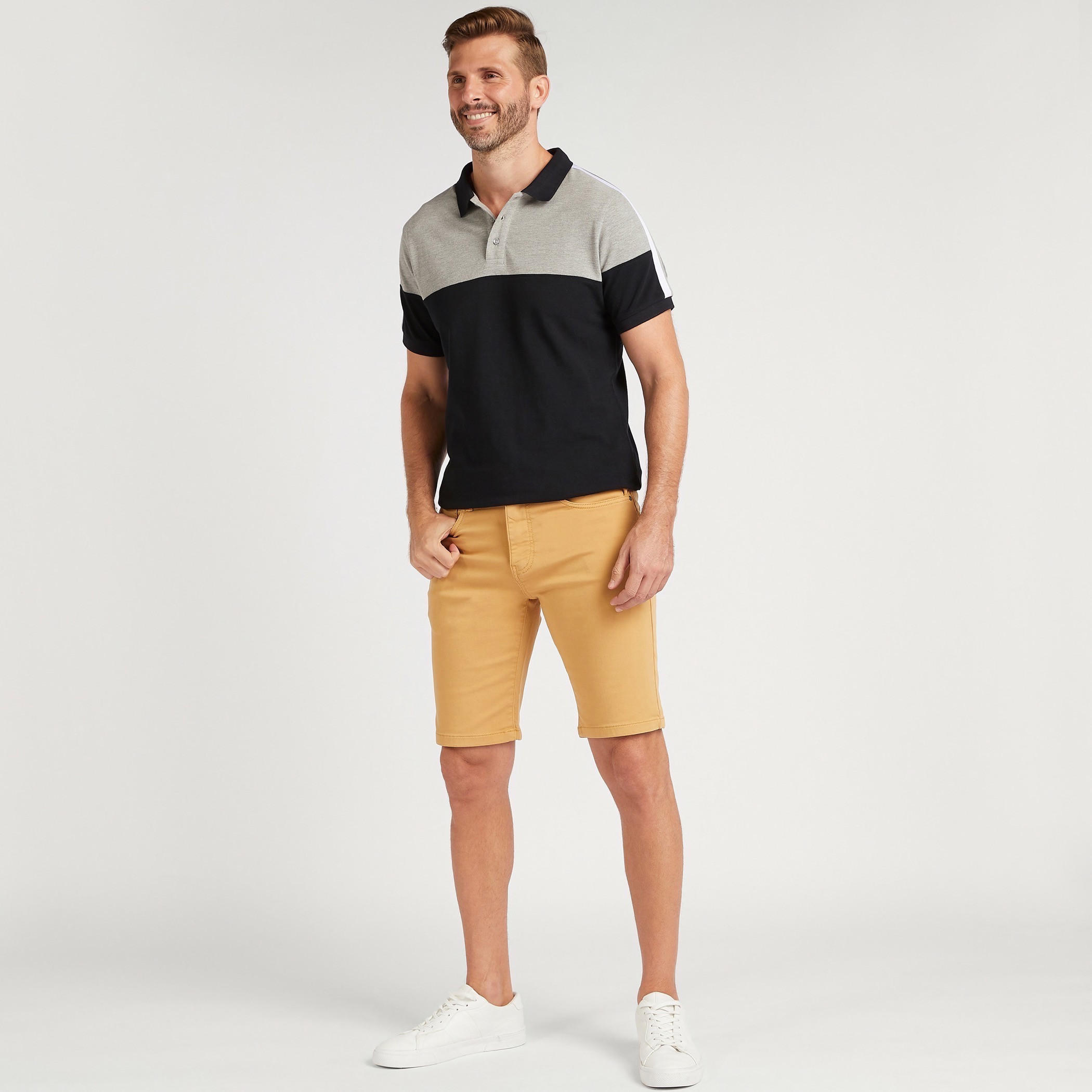 تيشيرت بولو بتصاميم مغايرة مع تفاصيل شريط على الكتف-men-clothing-tshirtsandpolos-polos-image-2