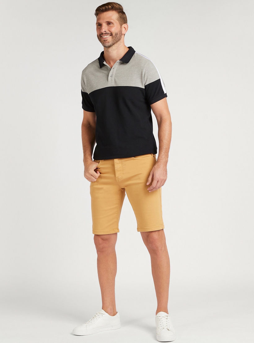 تيشيرت بولو بتصاميم مغايرة مع تفاصيل شريط على الكتف-men-clothing-tshirtsandpolos-polos-image-2