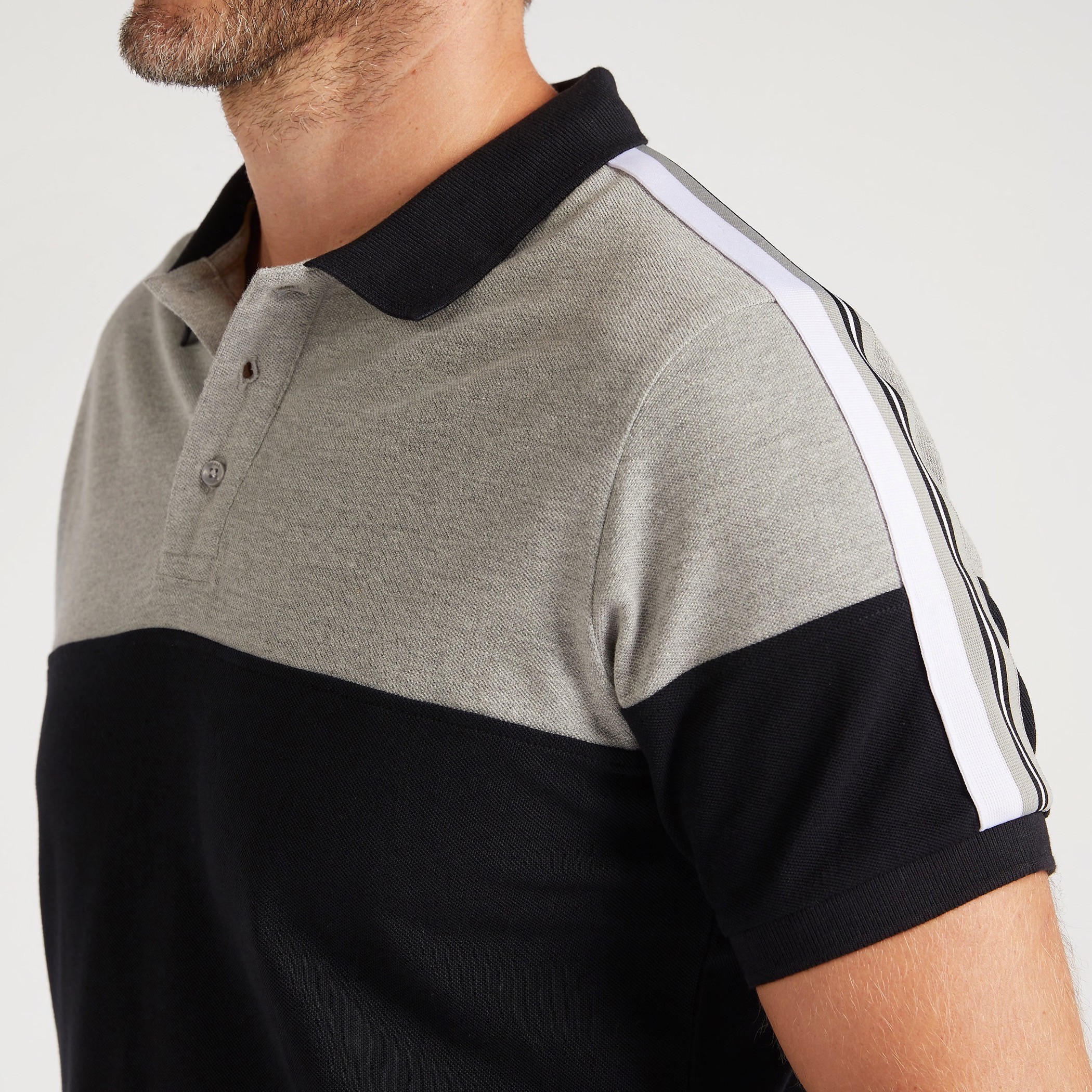 تيشيرت بولو بتصاميم مغايرة مع تفاصيل شريط على الكتف-men-clothing-tshirtsandpolos-polos-image-3