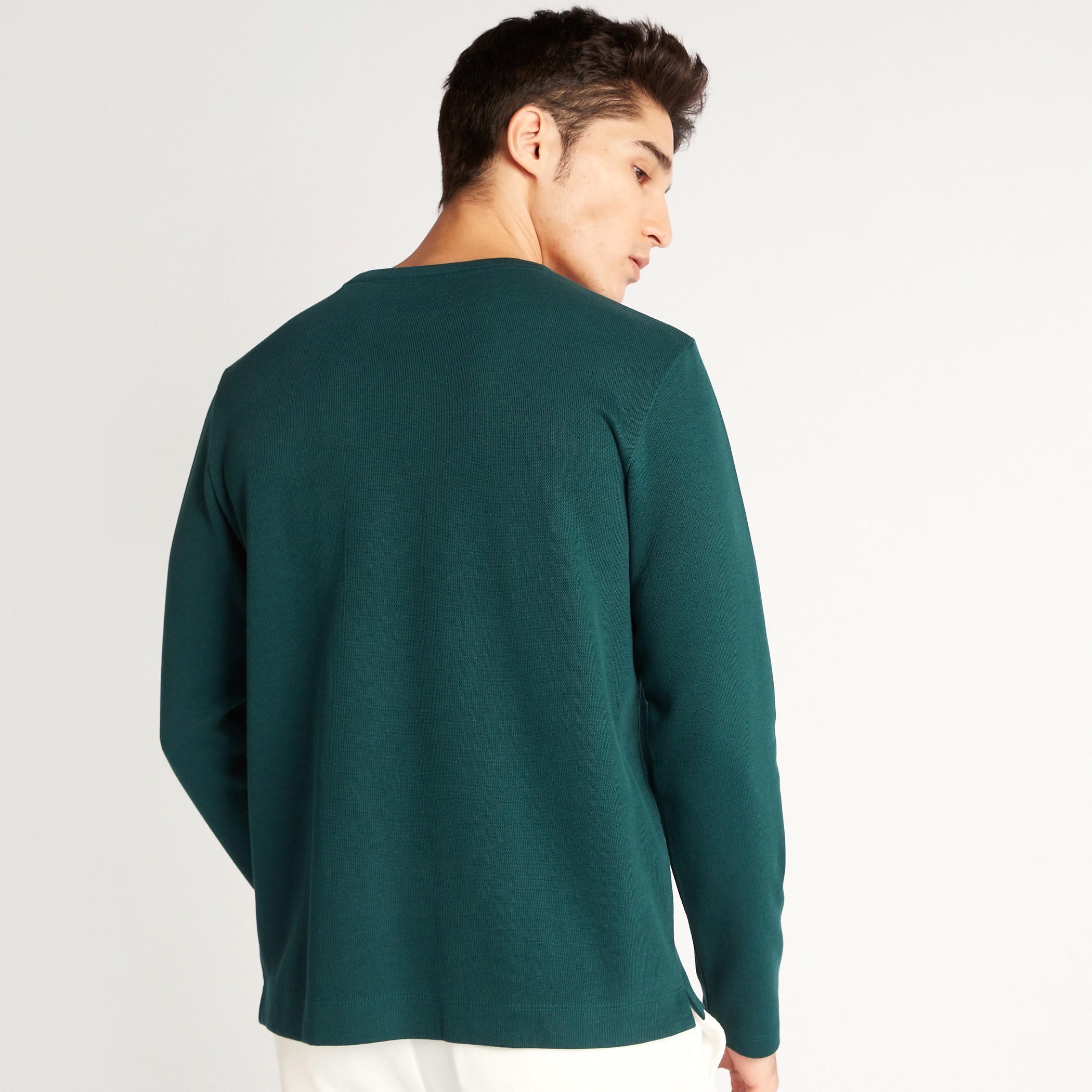 سويت شيرت بارز الملمس بياقة ضيّقة وأكمام طويلة-men-winterwear-hoodiesandsweatshirts-image-4