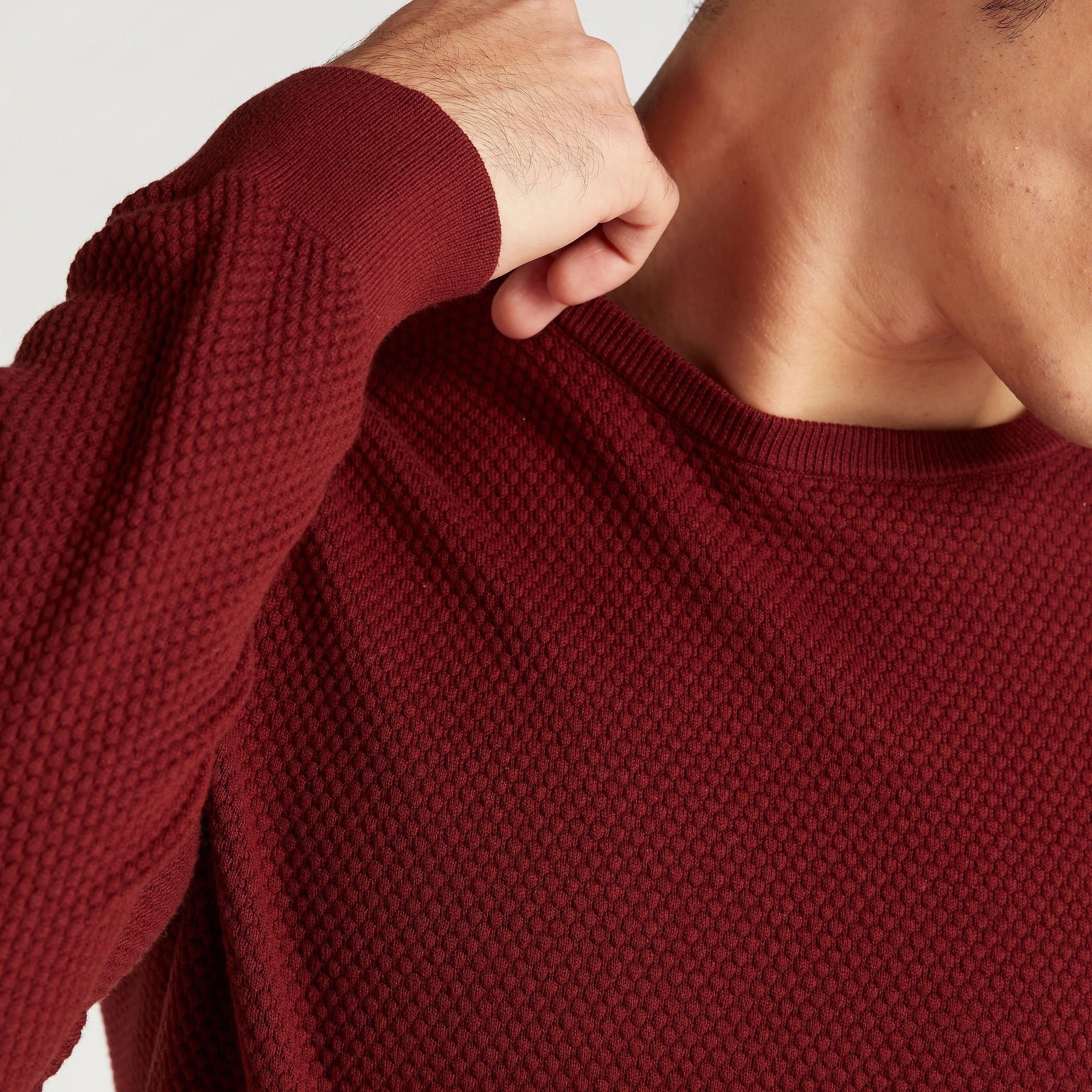 كنزة بارزة الملمس بياقة ضيّقة وأكمام طويلة-men-clothing-sweatersandpullovers-image-3