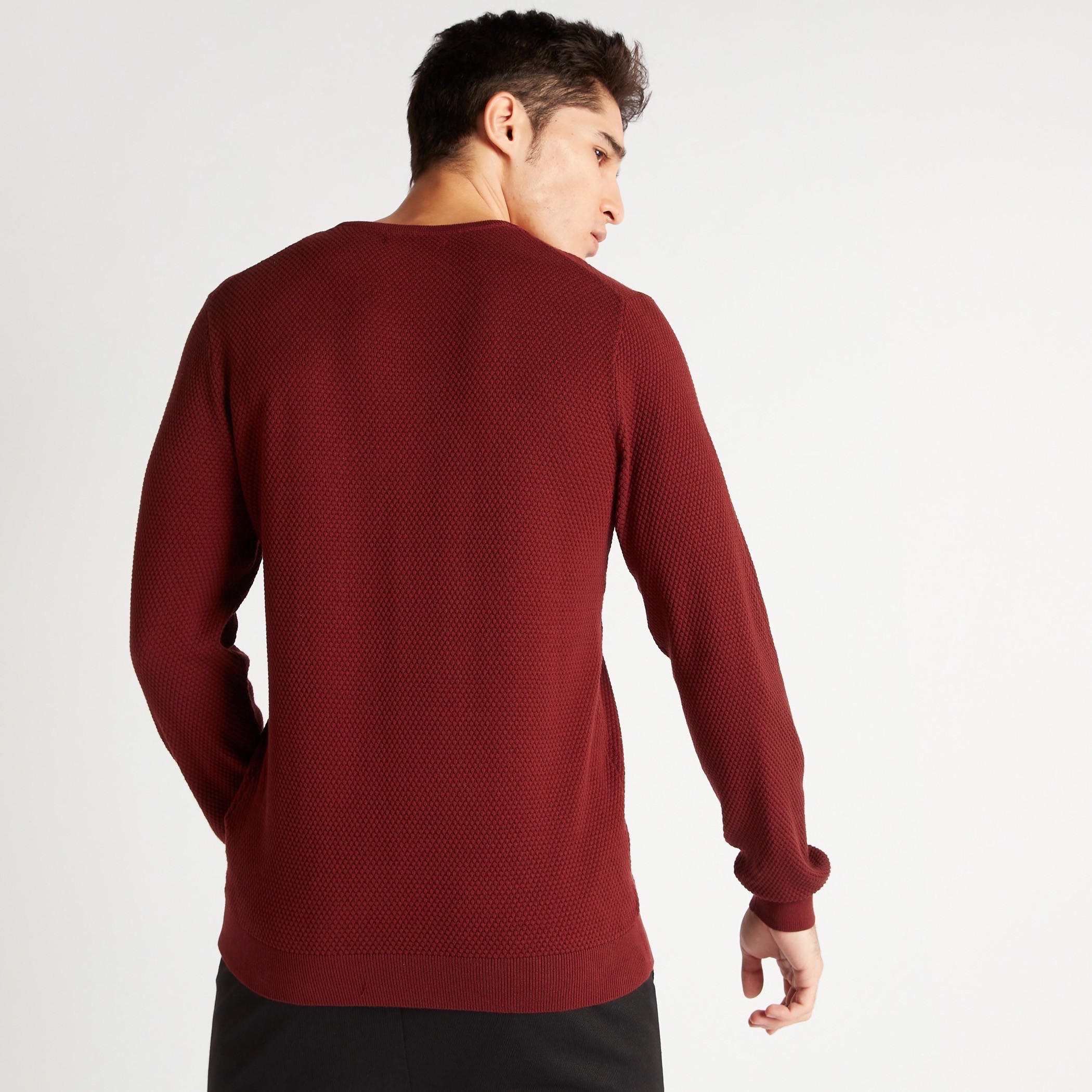 كنزة بارزة الملمس بياقة ضيّقة وأكمام طويلة-men-clothing-sweatersandpullovers-image-4