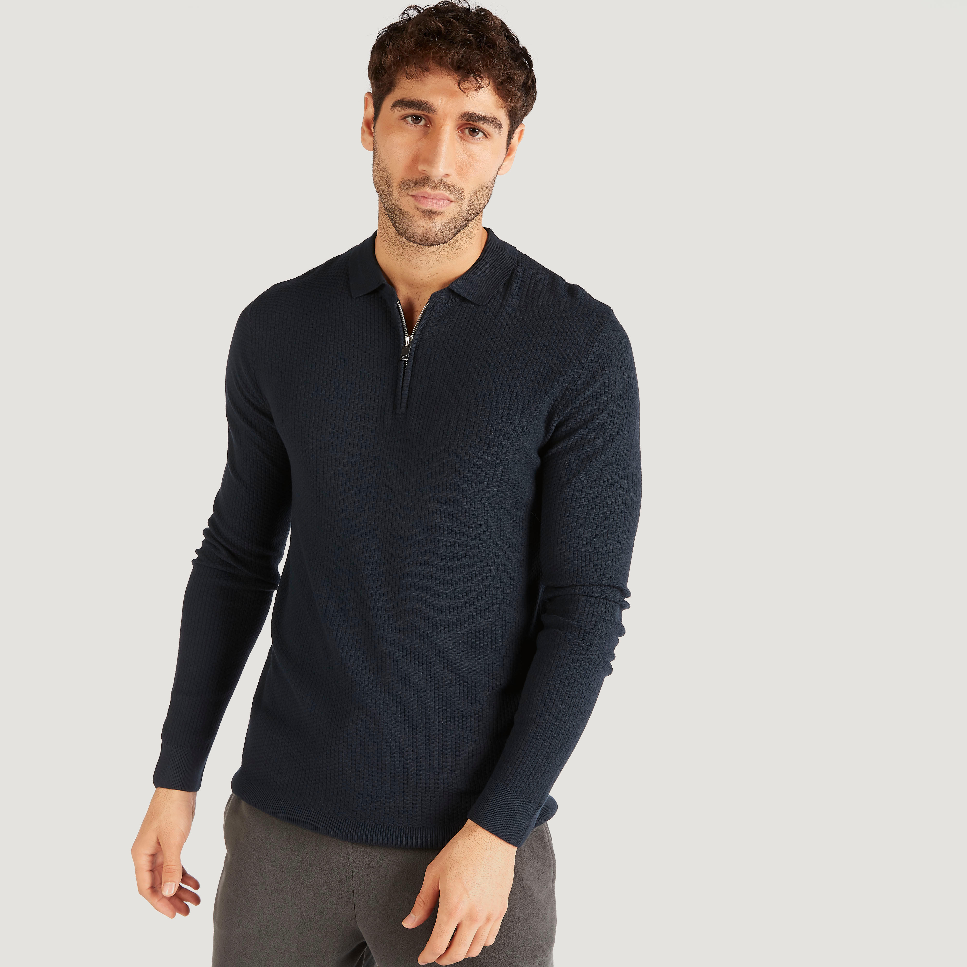 كنزة بارزة الملمس بياقة عادية وأكمام طويلة وسحّاب-men-clothing-sweatersandpullovers-image-6