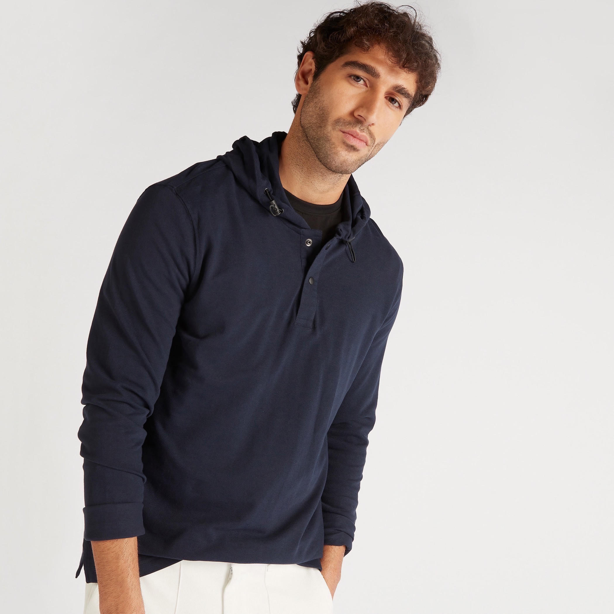 تيشيرت سادة بقبّعة وأكمام طويلة-men-clothing-tshirtsandpolos-tshirts-image-5
