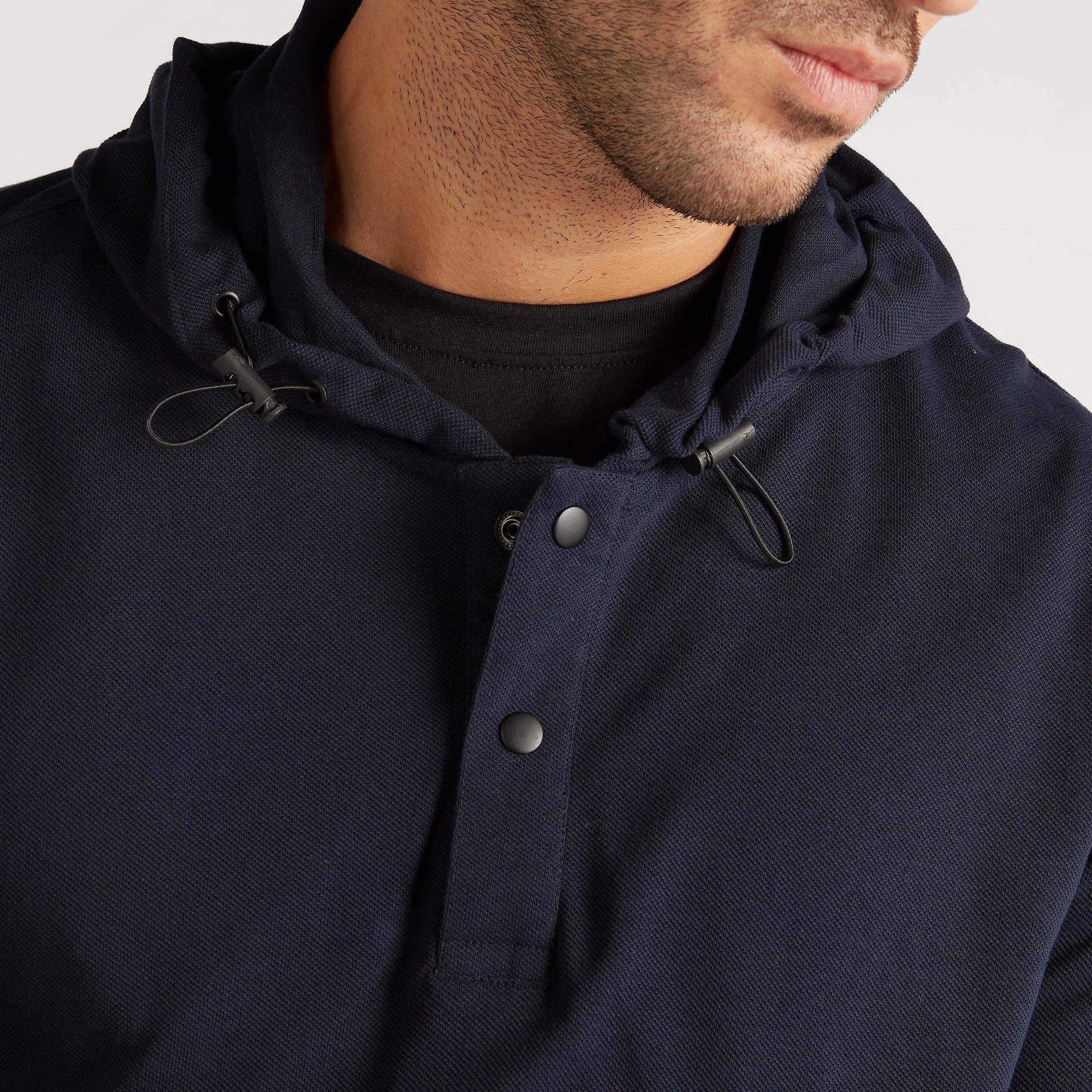 تيشيرت سادة بقبّعة وأكمام طويلة-men-clothing-tshirtsandpolos-tshirts-image-2