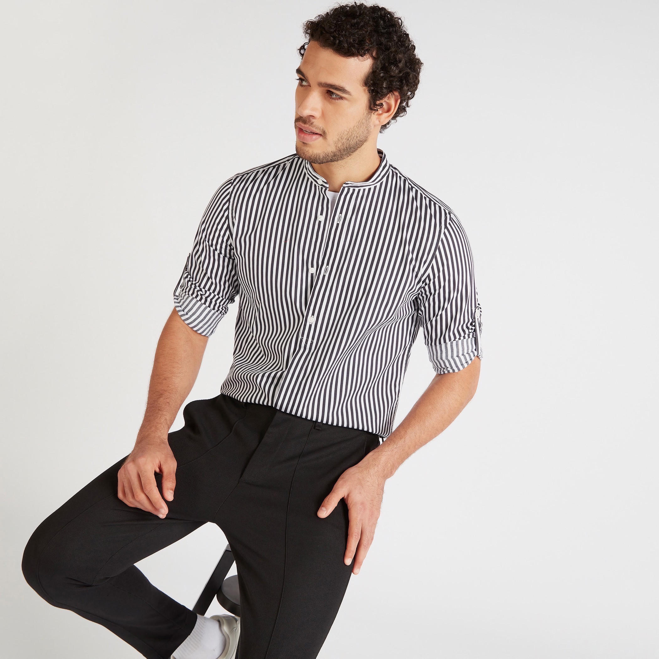 قميص مخطّط بأكمام طويلة وياقة ماندارين-men-clothing-shirts-image-1