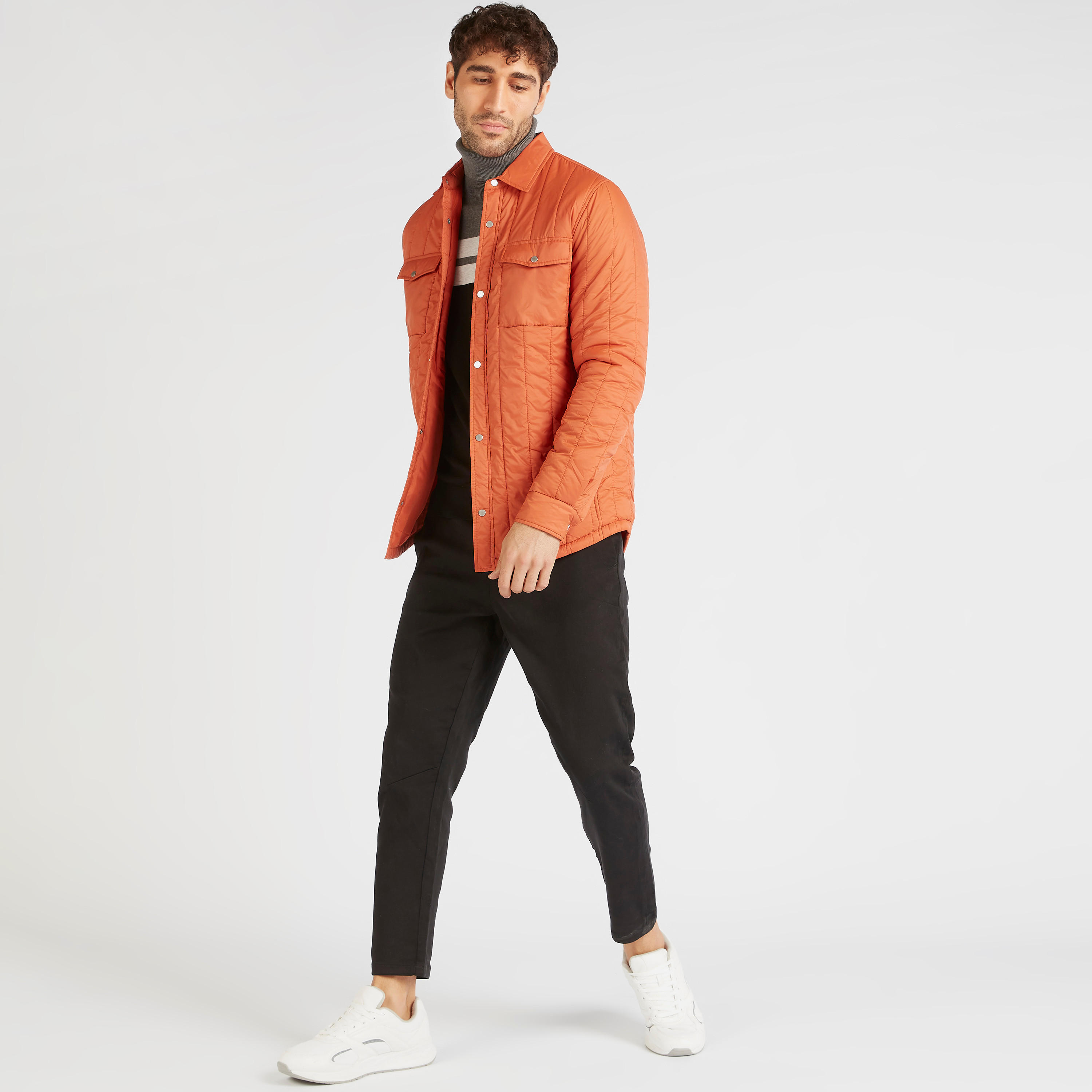 جاكيت خفيف مبطّن بأكمام طويلة وجيوب-men-clothing-jacketsandblazers-jackets-image-2