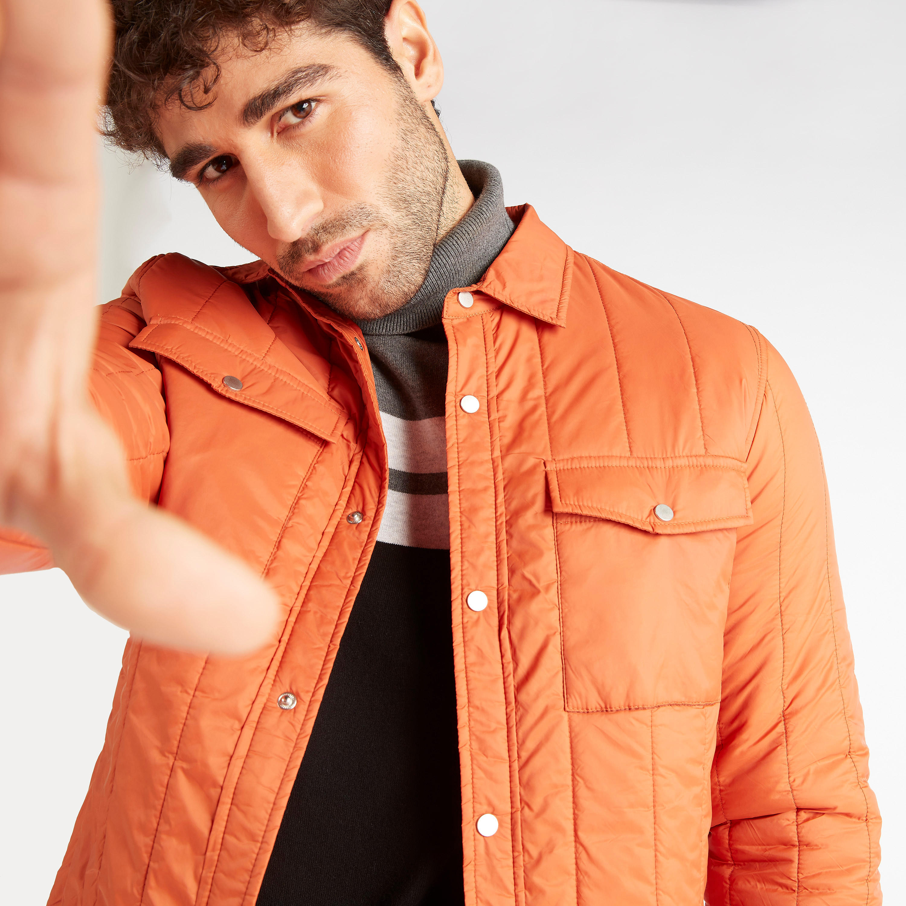 جاكيت خفيف مبطّن بأكمام طويلة وجيوب-men-clothing-jacketsandblazers-jackets-image-6