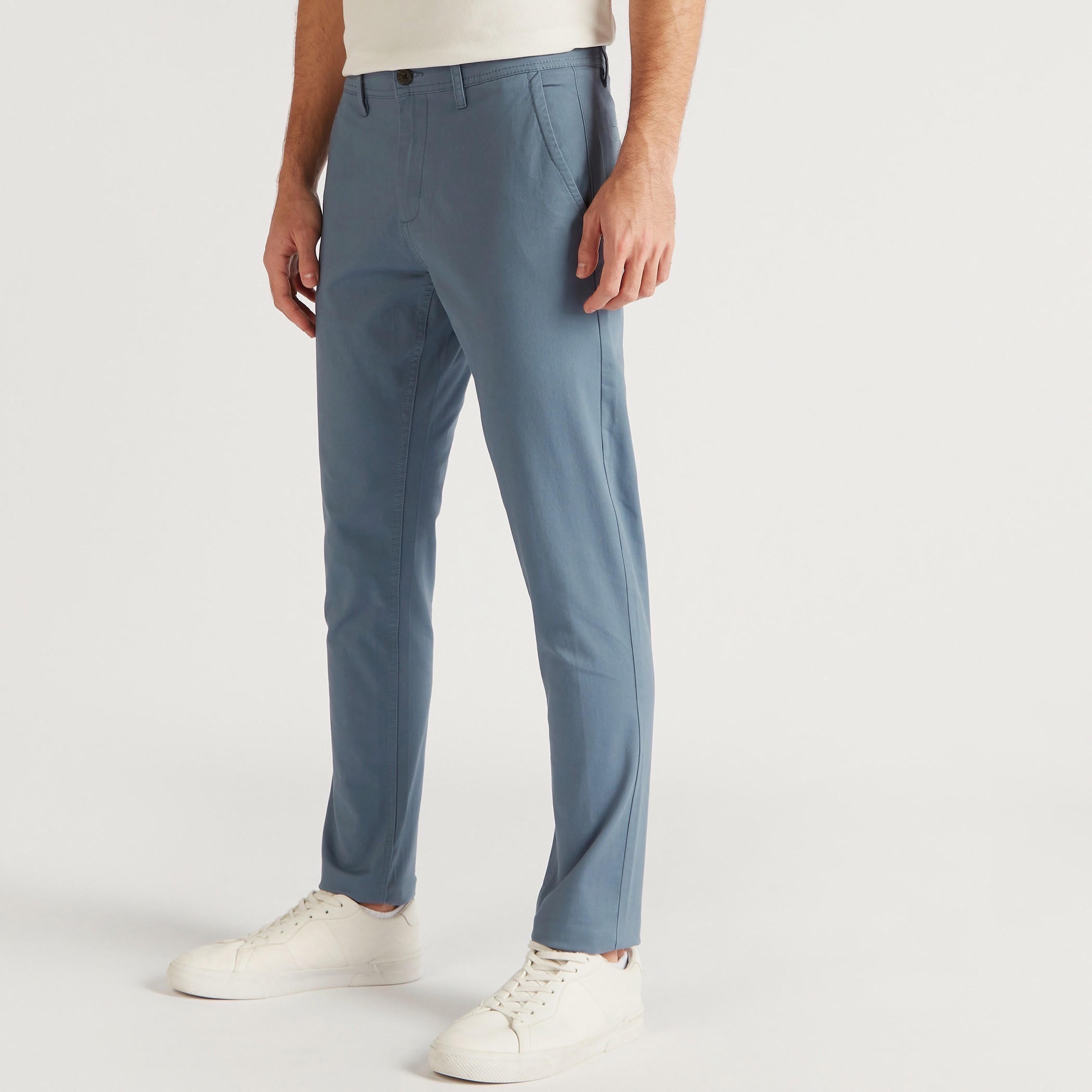 بنطلون شينو سادة طويل بجيوب وزر إغلاق-men-clothing-bottoms-trousersandchinos-trousers-image-1