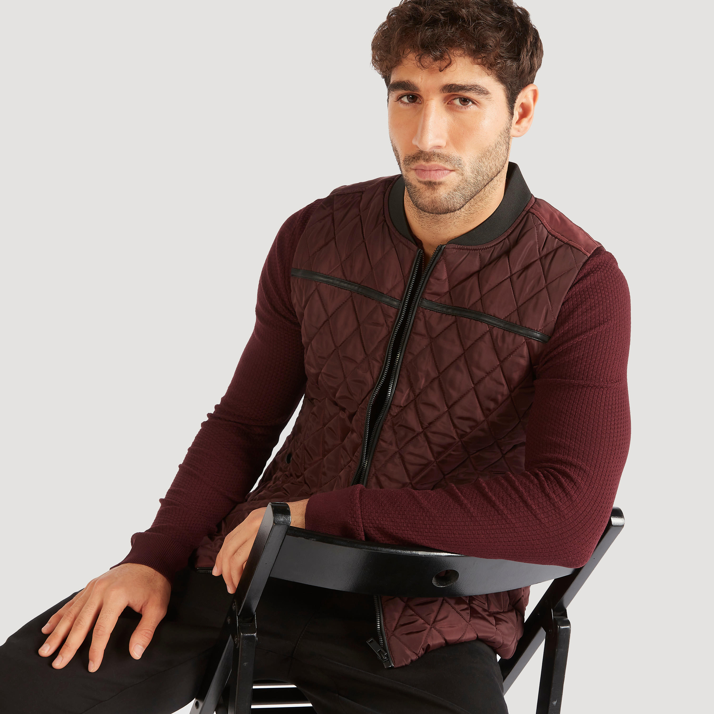 جاكيت مبطّن دون أكمام بسحّاب إغلاق وجيوب-men-clothing-jacketsandblazers-jackets-image-1