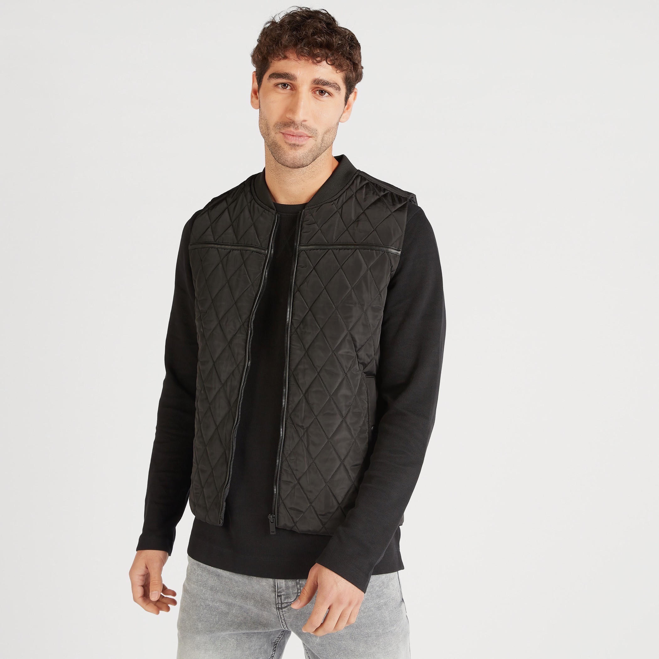 جاكيت مبطّن دون أكمام بسحّاب إغلاق وجيوب-men-clothing-jacketsandblazers-jackets-image-3