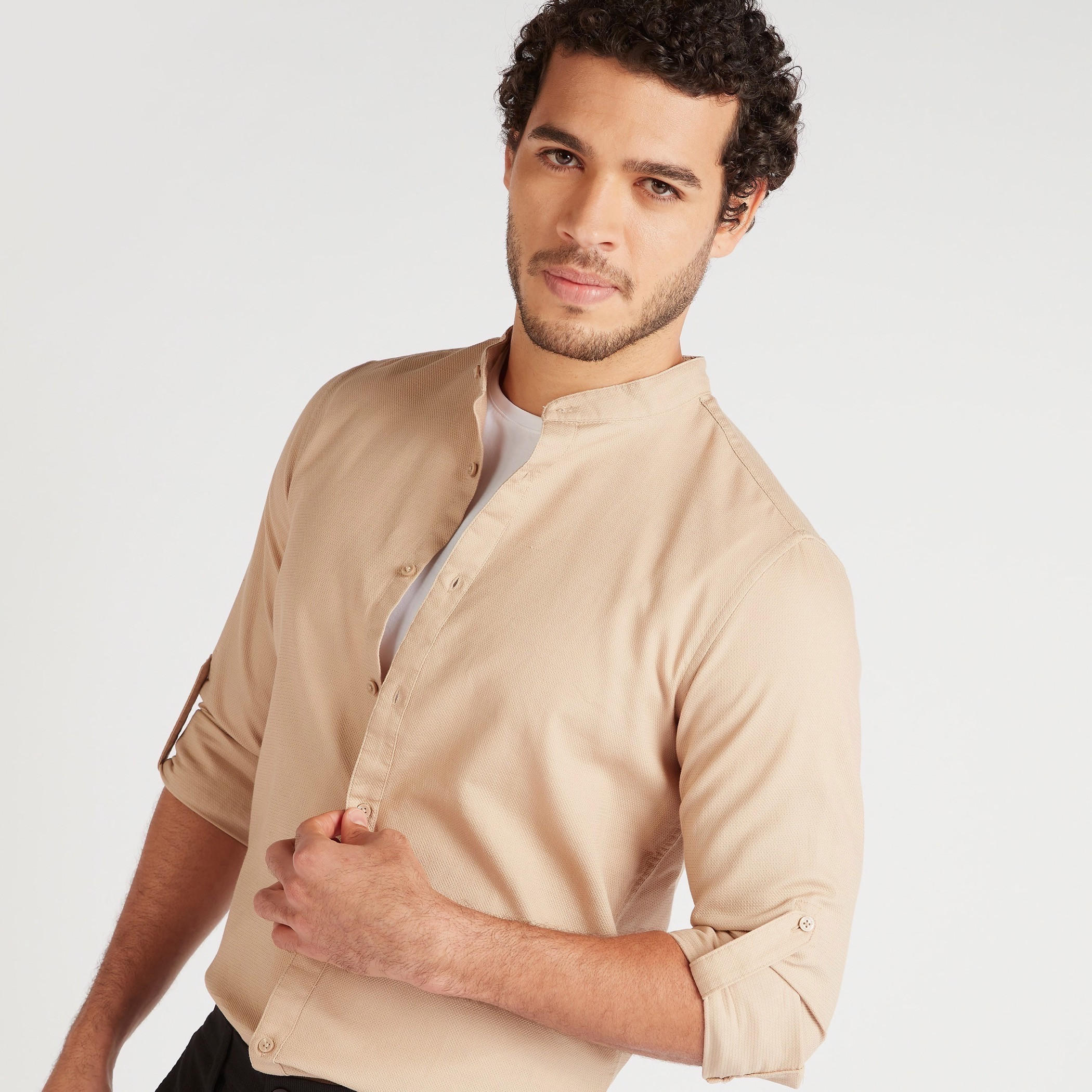 قميص بارز الملمس بقصّة سليم وياقة ماندارين وأكمام طويلة-men-clothing-shirts-image-3