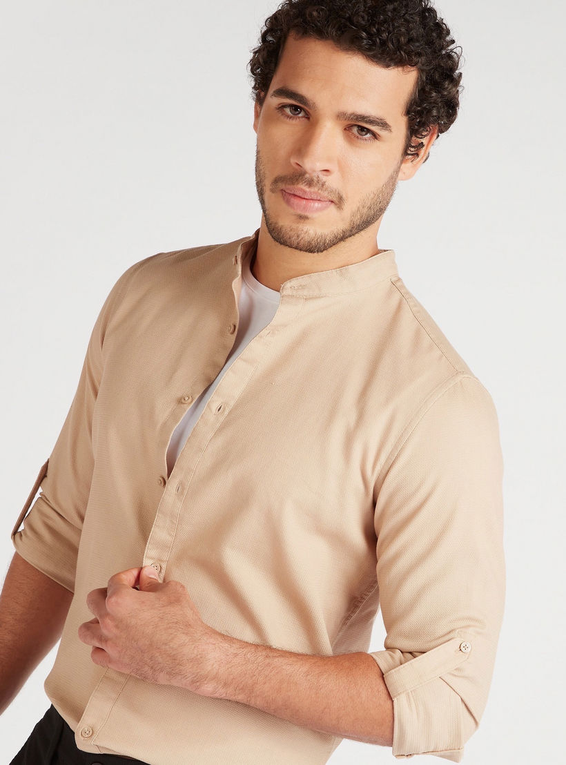 قميص بارز الملمس بقصّة سليم وياقة ماندارين وأكمام طويلة-men-clothing-shirts-image-3