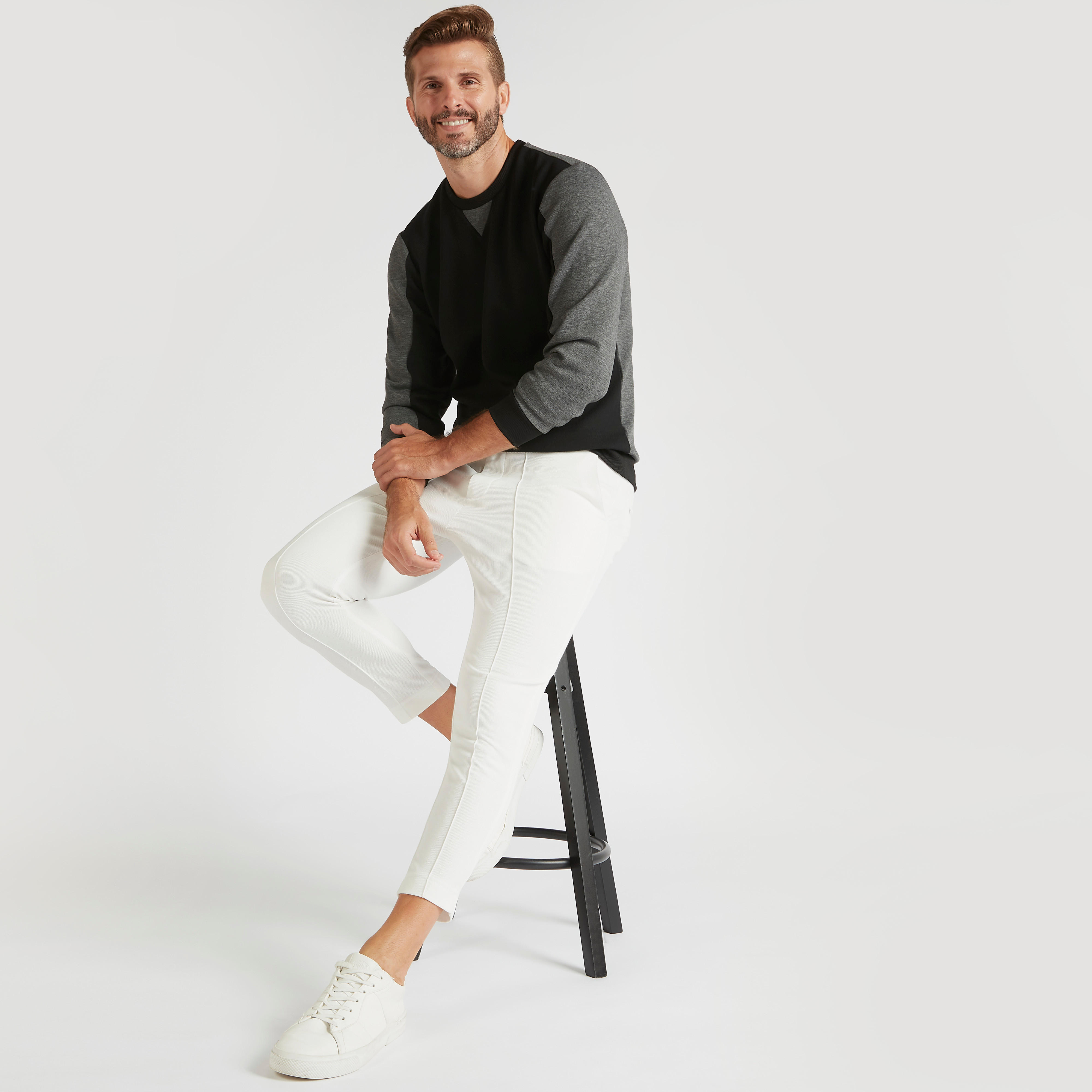 سويت شيرت قوالب ملوّنة بياقة ضيقة وأكمام طويلة-men-winterwear-hoodiesandsweatshirts-image-6