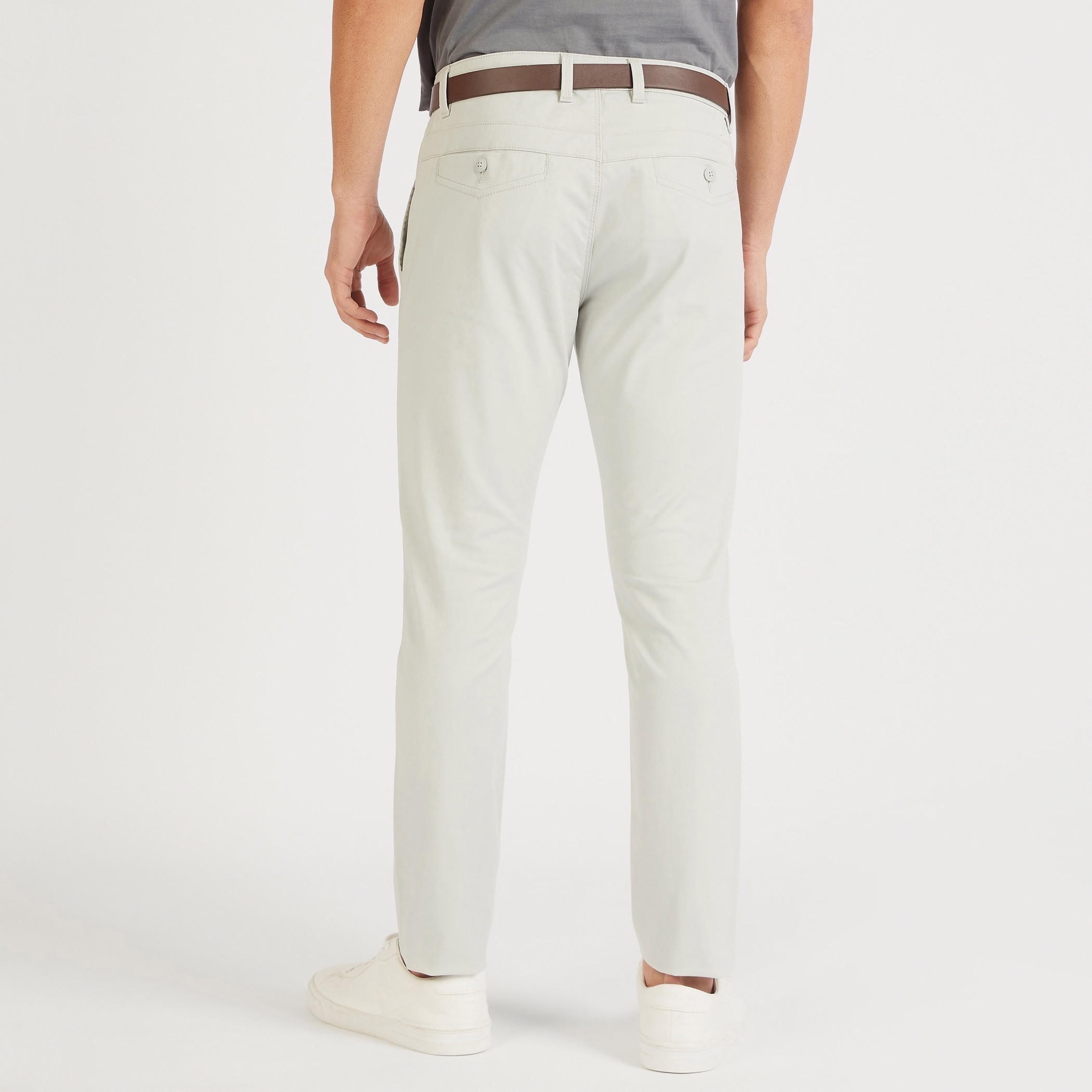 بنطلون شينو سادة بزر إغلاق وحزام-men-clothing-bottoms-trousersandchinos-chinos-image-1