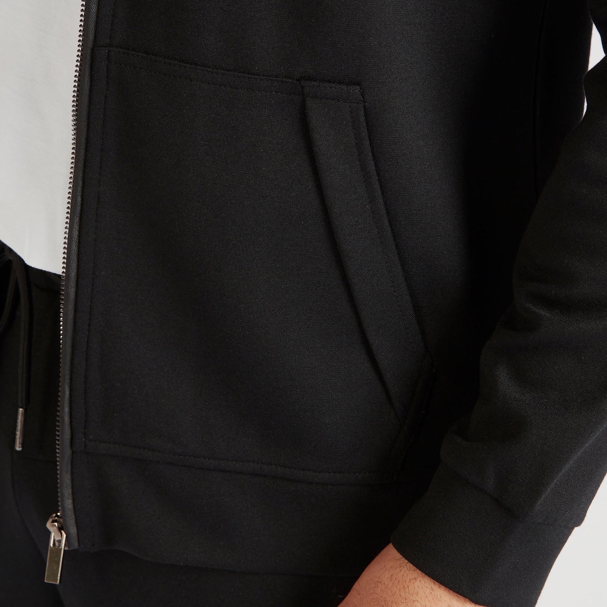 هودي سادة بسحّاب وأكمام طويلة وجيوب-men-winterwear-hoodiesandsweatshirts-image-4
