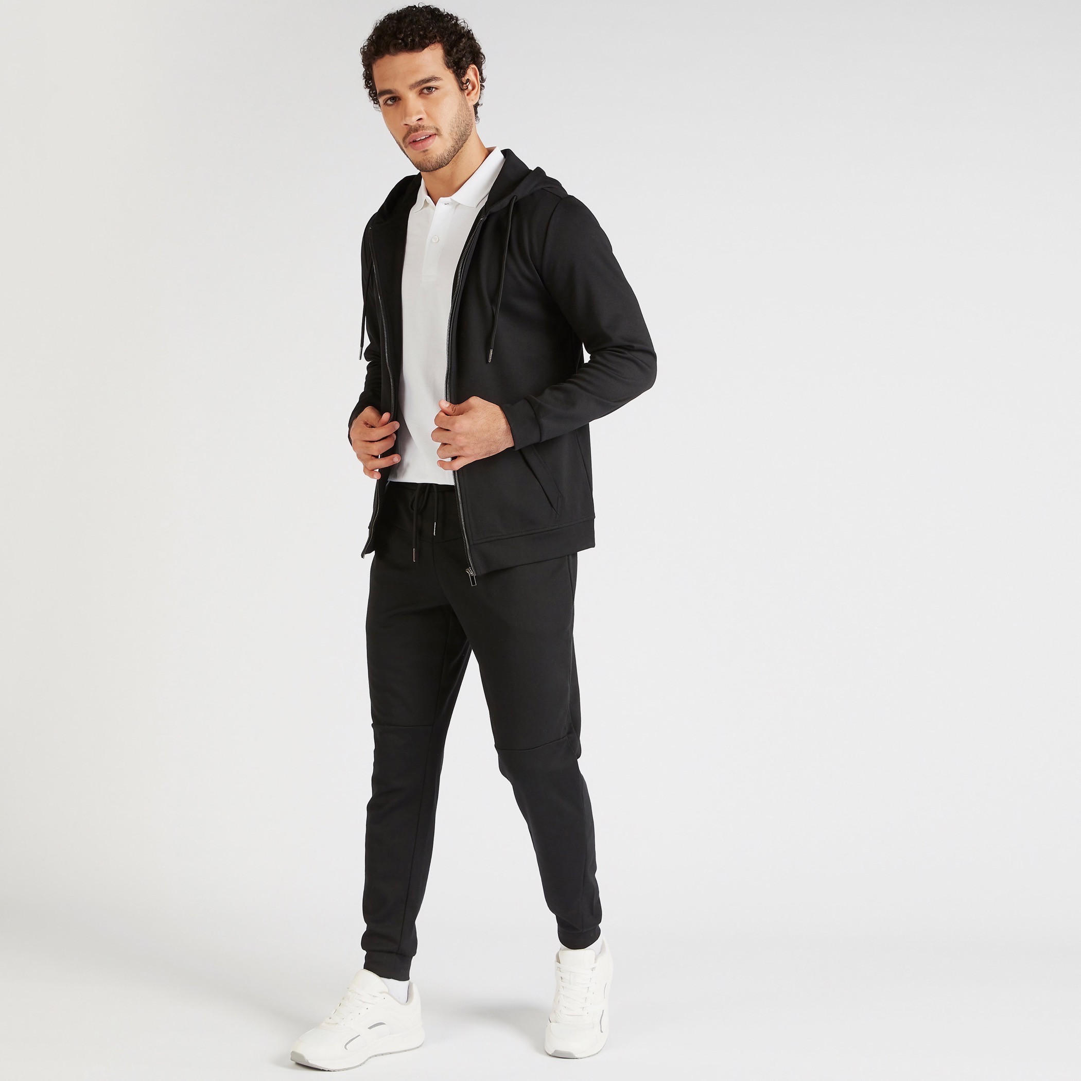 هودي سادة بسحّاب وأكمام طويلة وجيوب-men-winterwear-hoodiesandsweatshirts-image-1