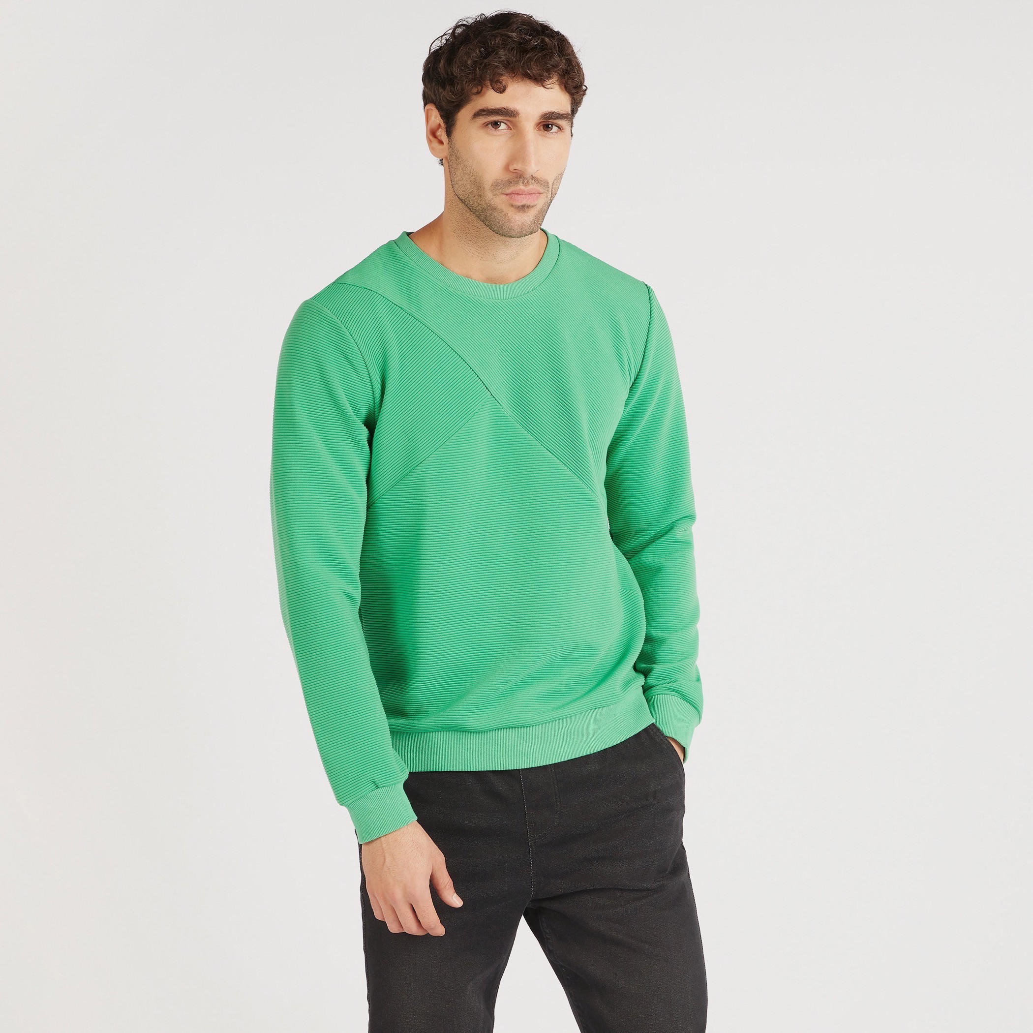 كنزة بياقة ضيقة وأكمام طويلة وطبعات-men-clothing-sweatersandpullovers-image-1