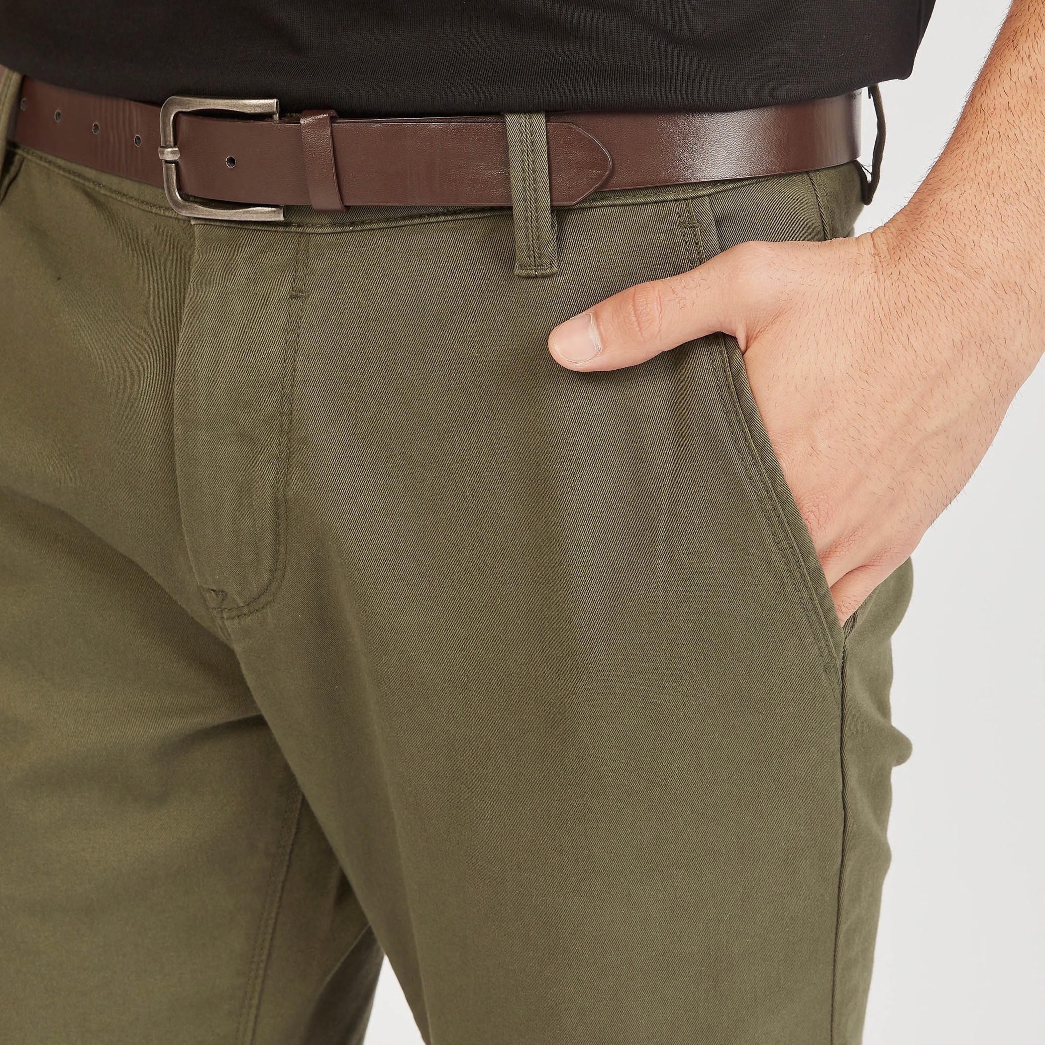 بنطلون تشينو بقصّة سليم وحزام وجيوب-men-clothing-bottoms-trousersandchinos-chinos-image-3