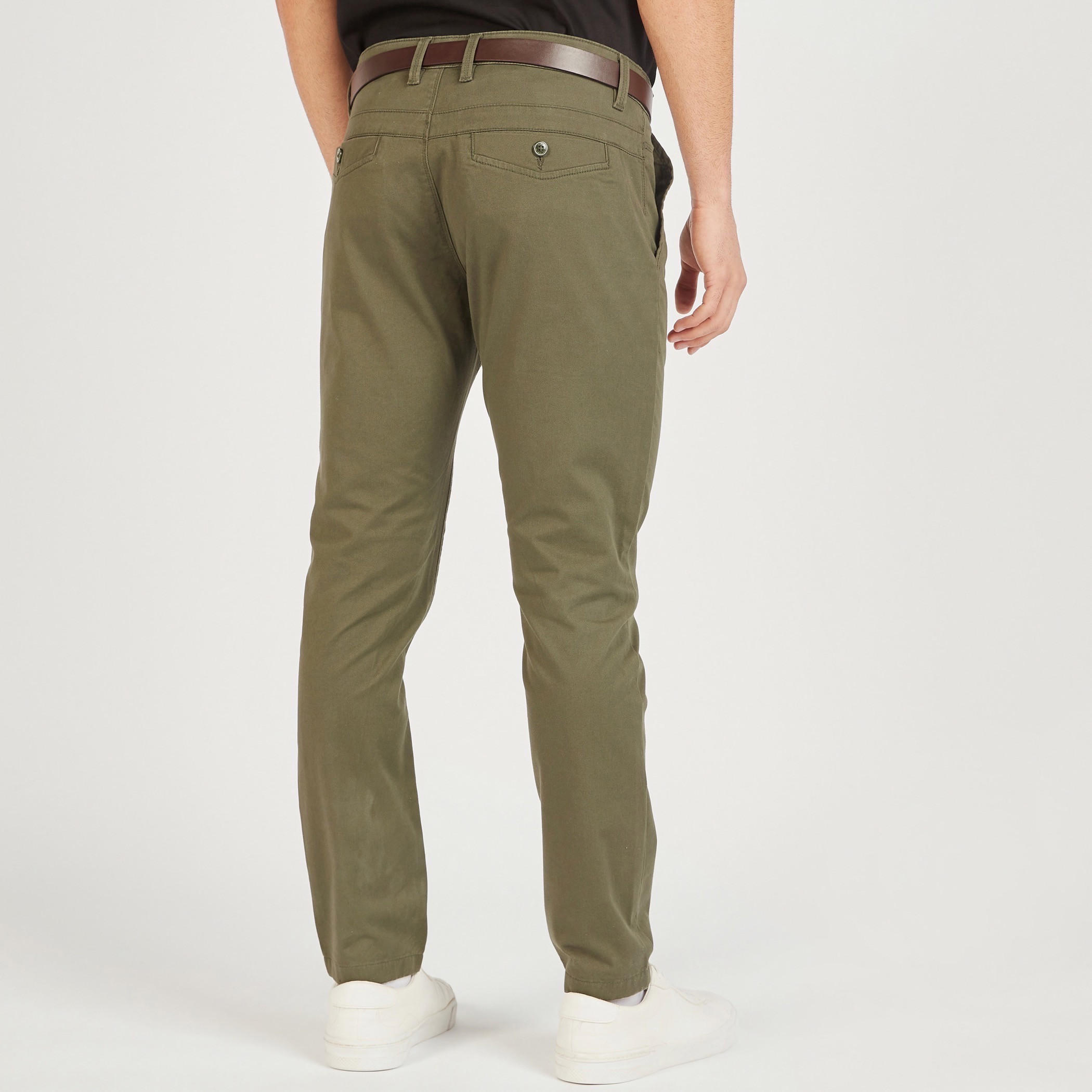 بنطلون تشينو بقصّة سليم وحزام وجيوب-men-clothing-bottoms-trousersandchinos-chinos-image-14