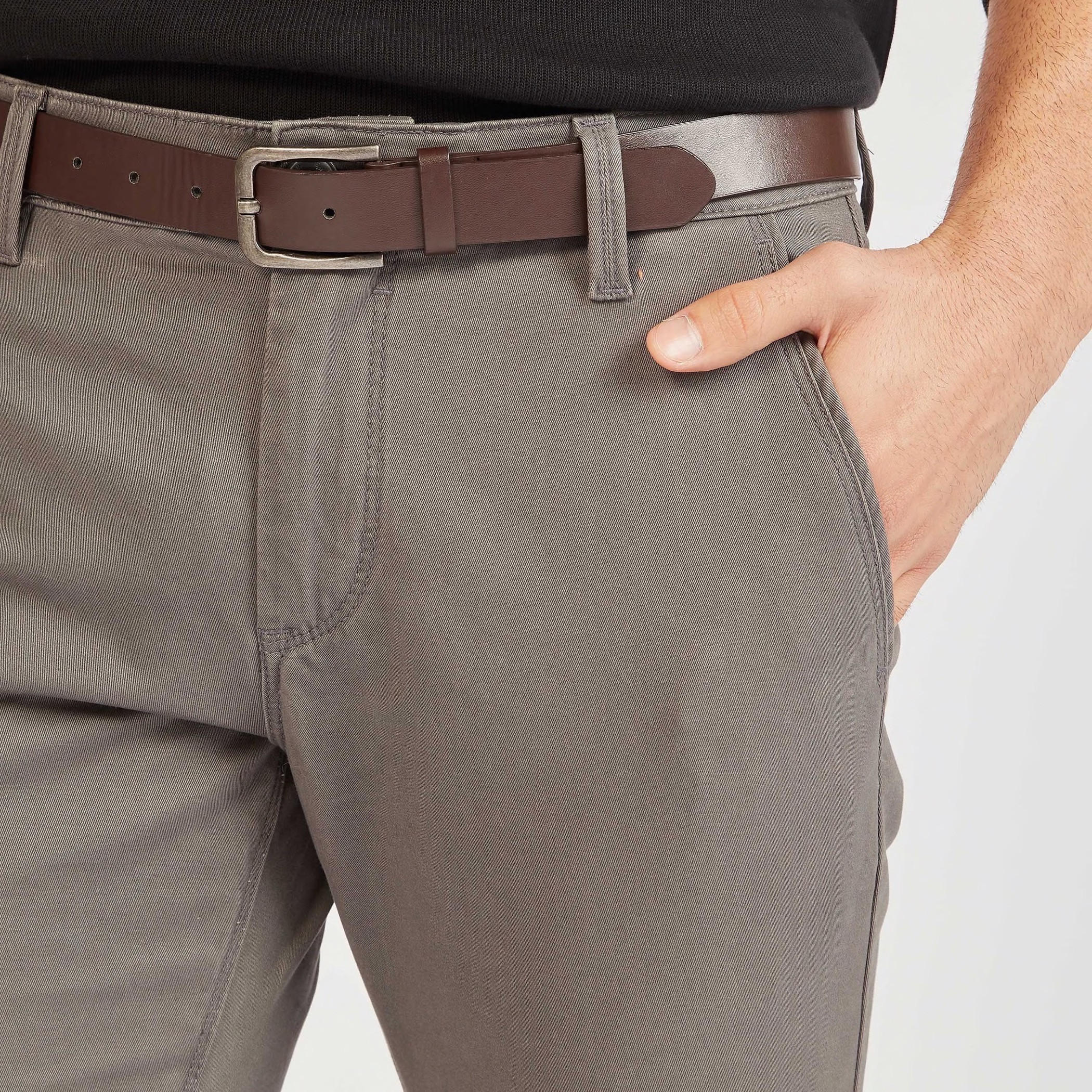 بنطلون تشينو بقصّة سليم وحزام وجيوب-men-clothing-bottoms-trousersandchinos-chinos-image-8